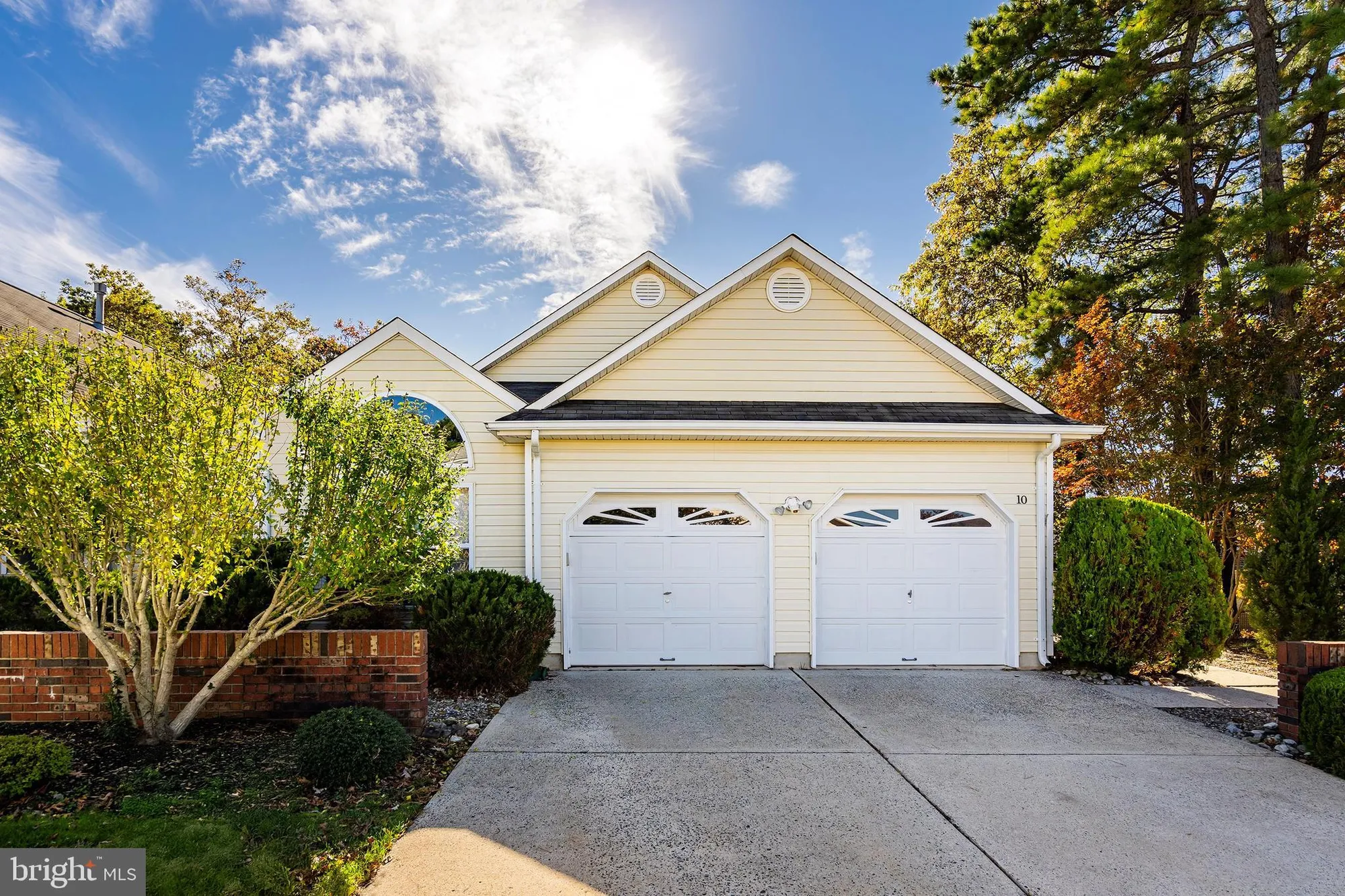 Property Slideshow image 2 of 36 | 10 hampton rd, Manahawkin, NJ, 08050