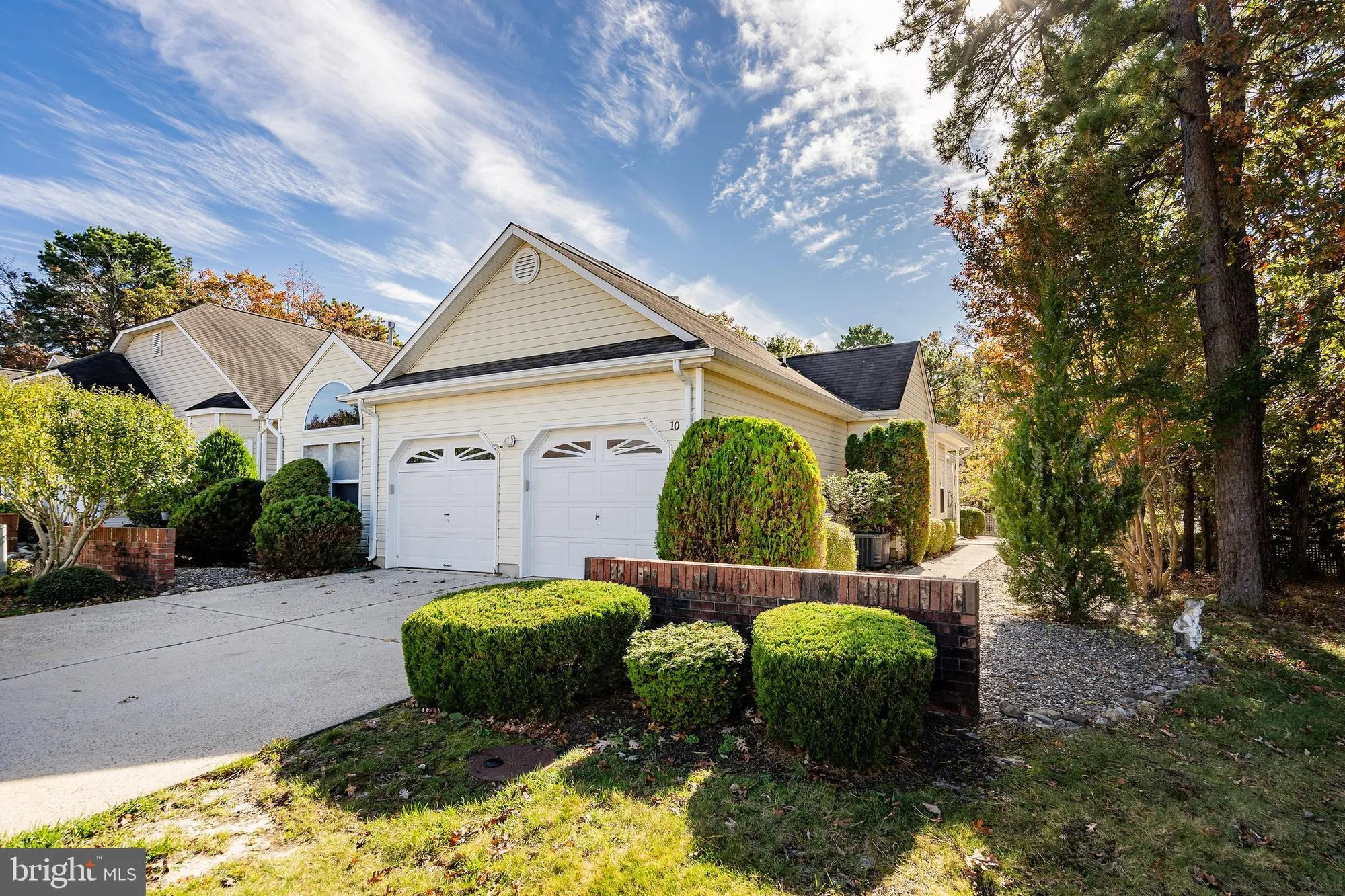 Property Slideshow image 1 of 36 | 10 hampton rd, Manahawkin, NJ, 08050