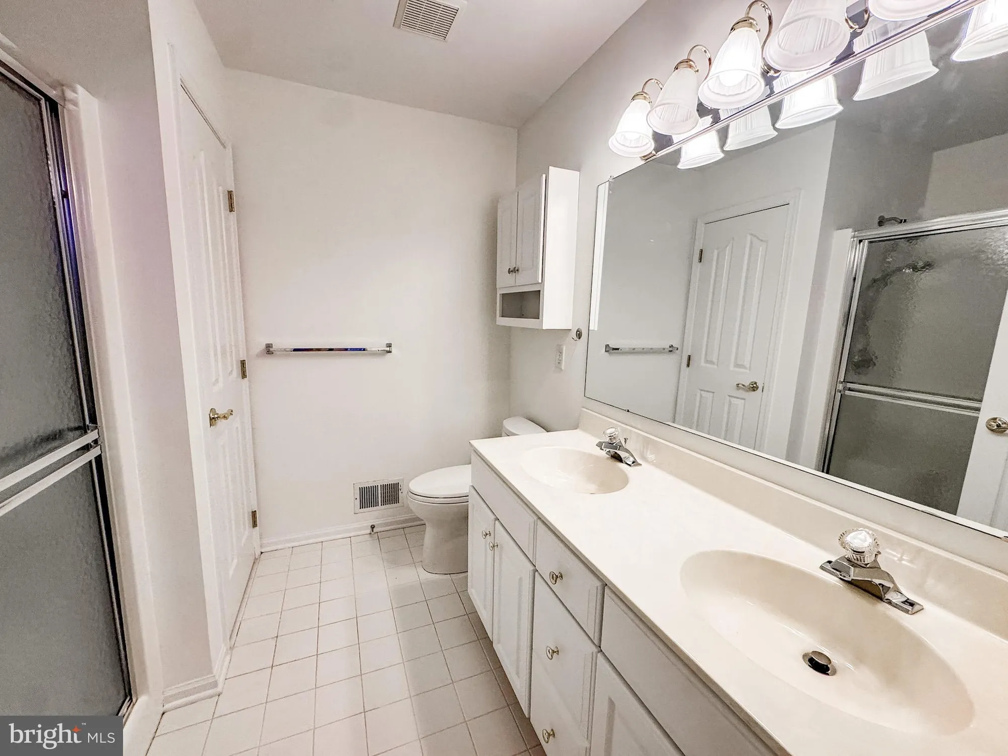 Property Slideshow image 20 of 30 | 133 lynthwaite farm ln, Wilmington, DE, 19803