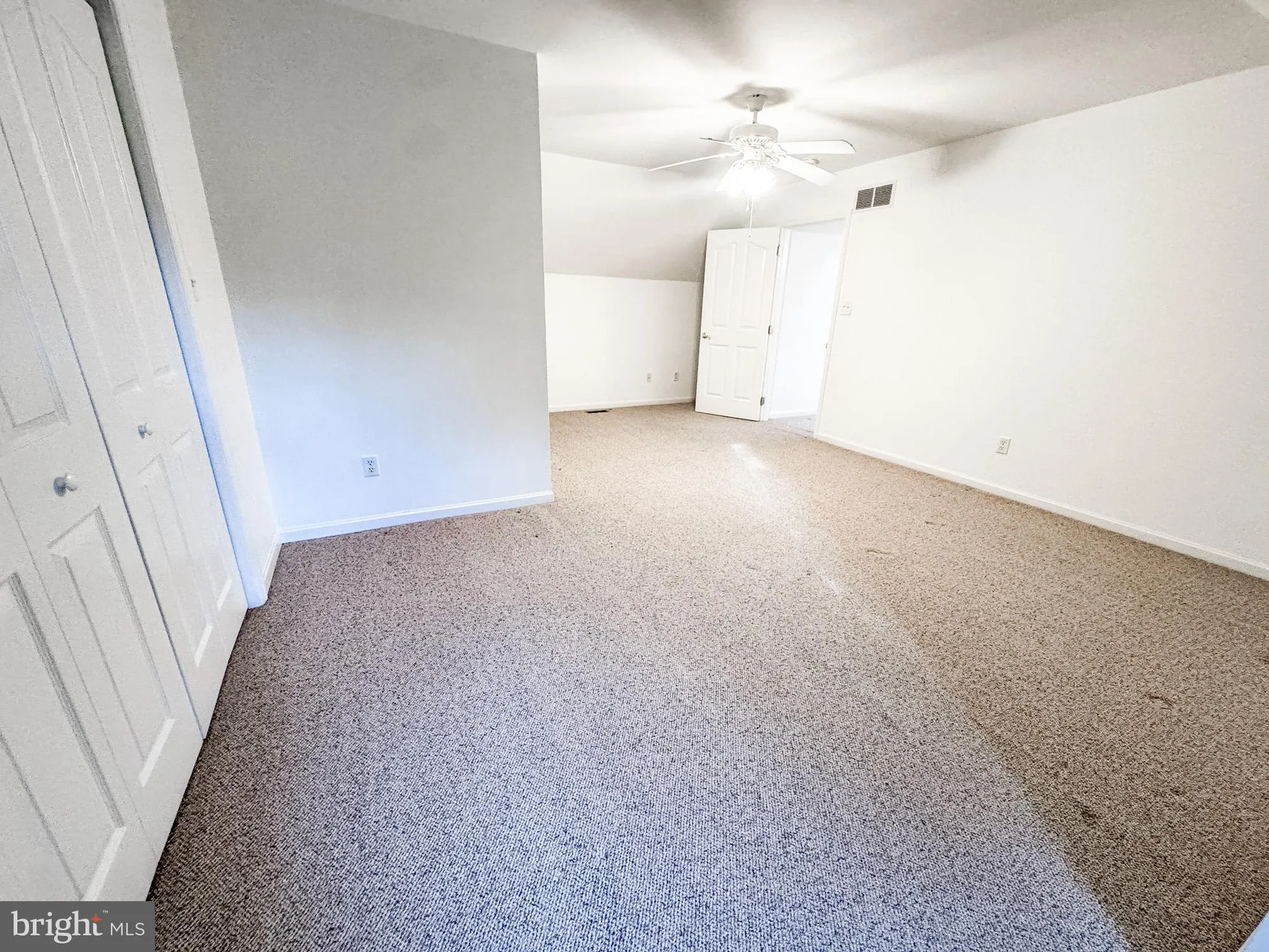 Property Slideshow image 26 of 30 | 133 lynthwaite farm ln, Wilmington, DE, 19803