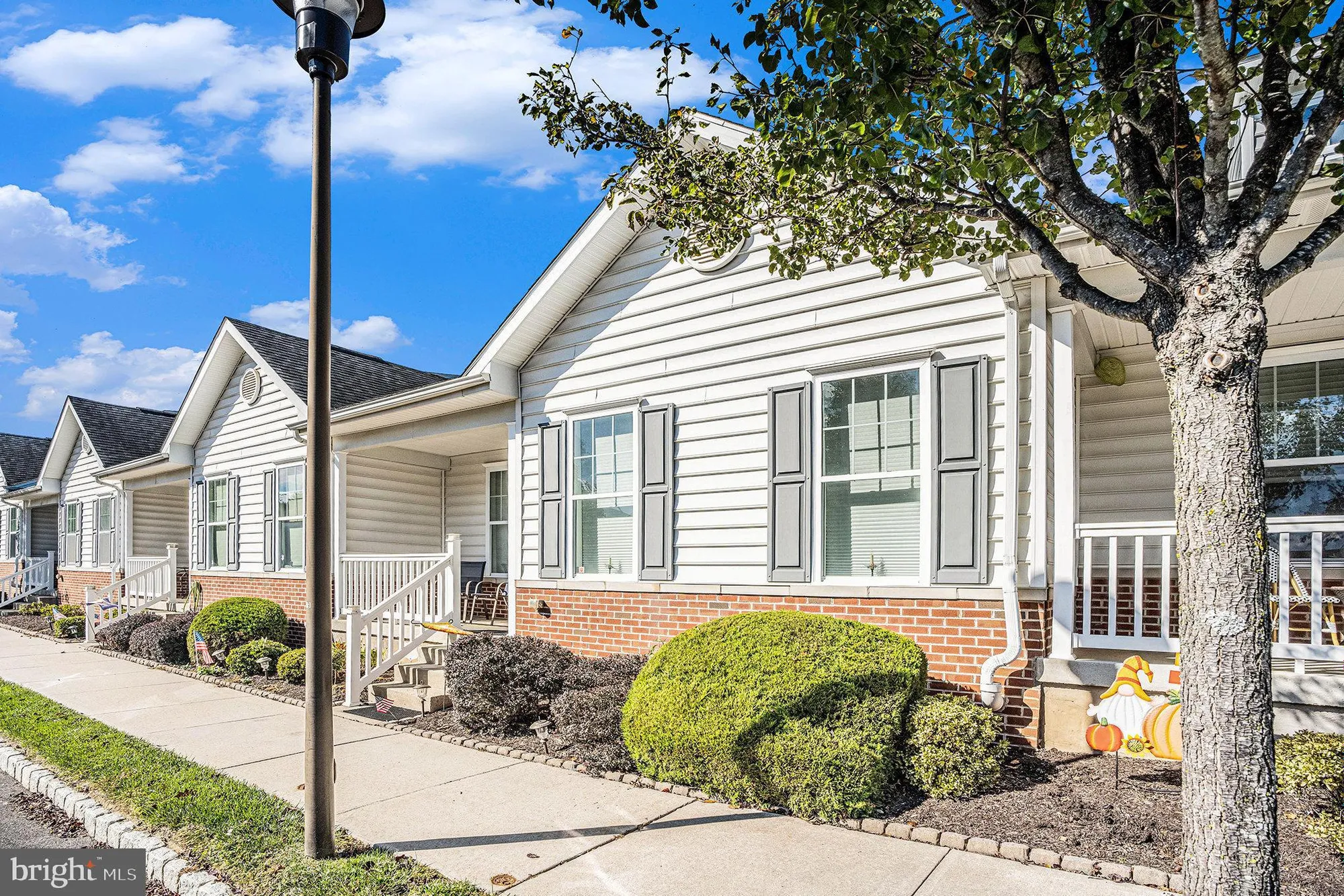 Property Slideshow image 3 of 19 | 15022 dahlia dr, Philadelphia, PA, 19116
