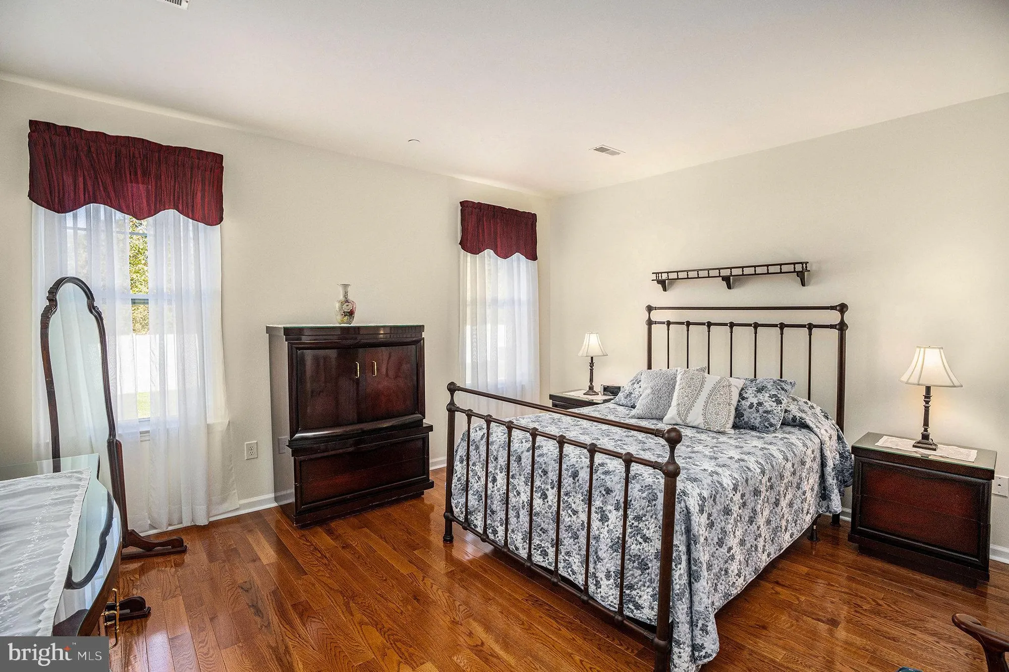 Property Slideshow image 14 of 19 | 15022 dahlia dr, Philadelphia, PA, 19116