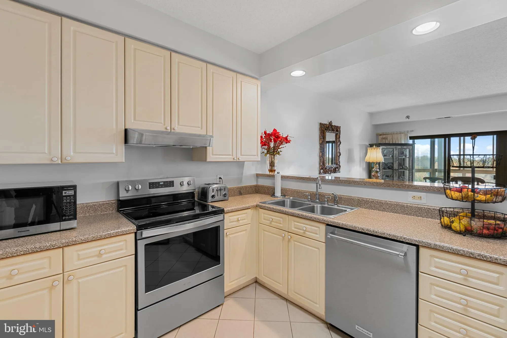 Property Slideshow image 4 of 40 | 3005 s leisure world blvd apt 702, Silver Spring, MD, 20906
