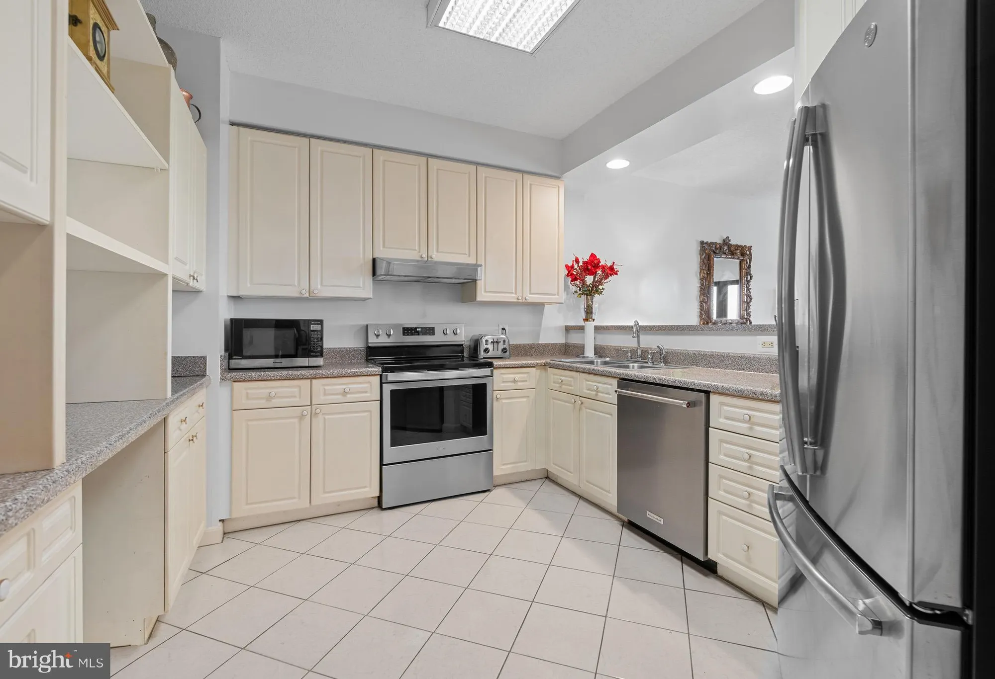 Property Slideshow image 3 of 40 | 3005 s leisure world blvd apt 702, Silver Spring, MD, 20906