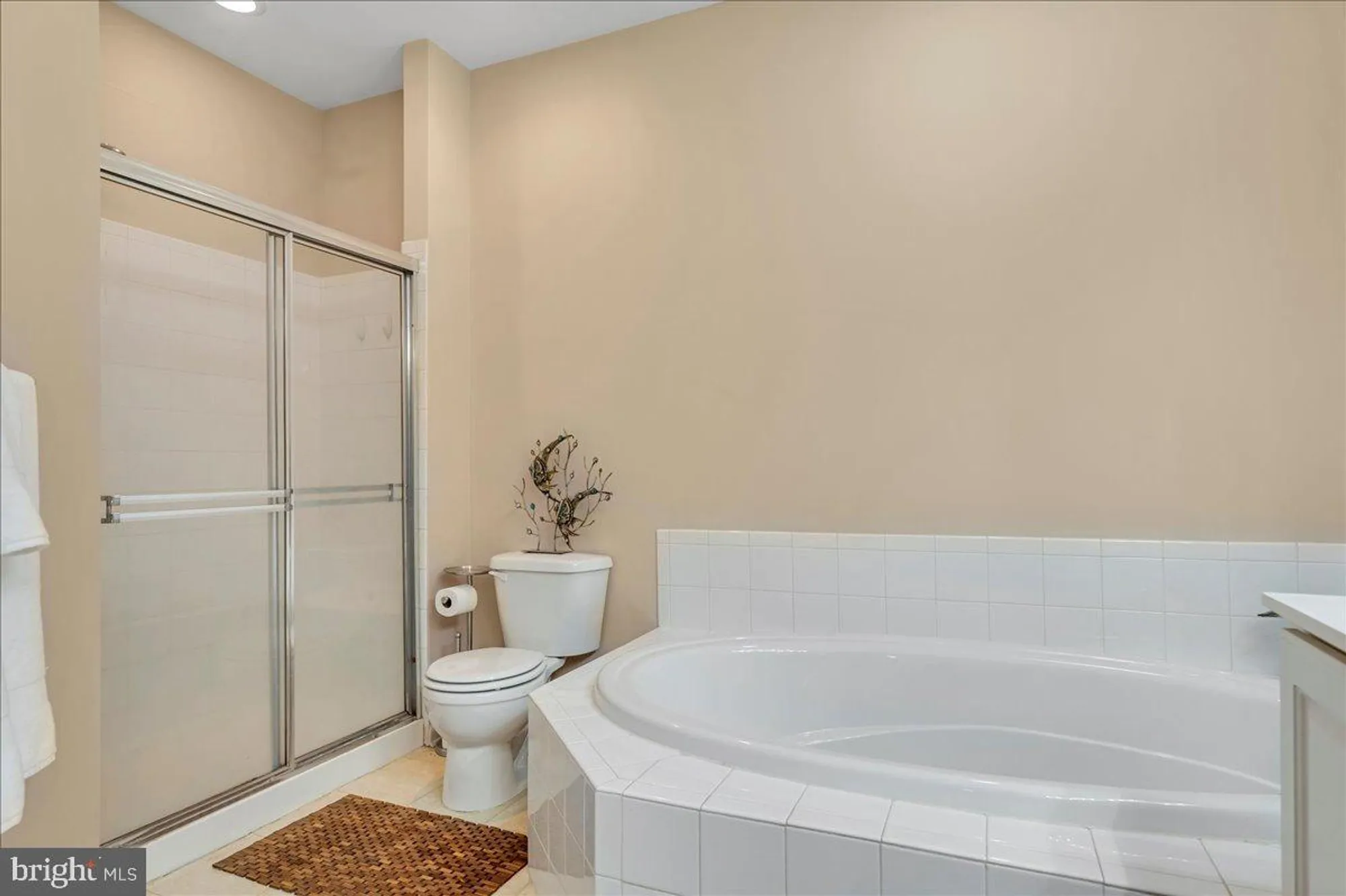 Property Slideshow image 18 of 38 | 116 landis way, Wilmington, DE, 19803