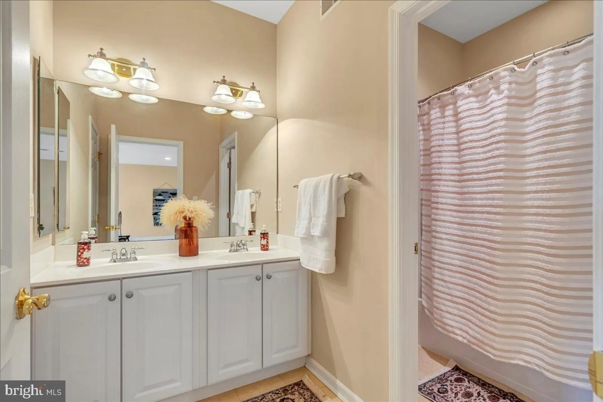 Property Slideshow image 23 of 38 | 116 landis way, Wilmington, DE, 19803