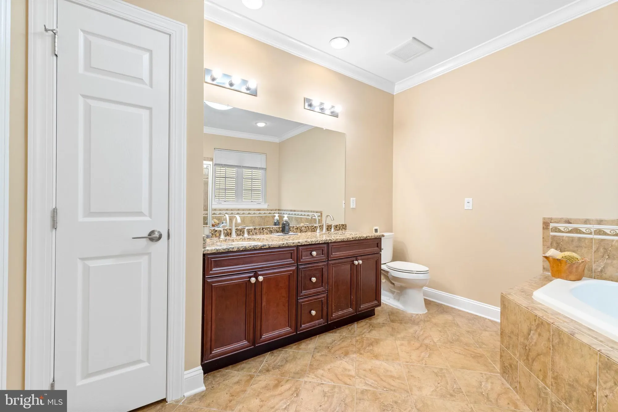 Property Slideshow image 25 of 48 | 23 barton dr, Hightstown, NJ, 08520