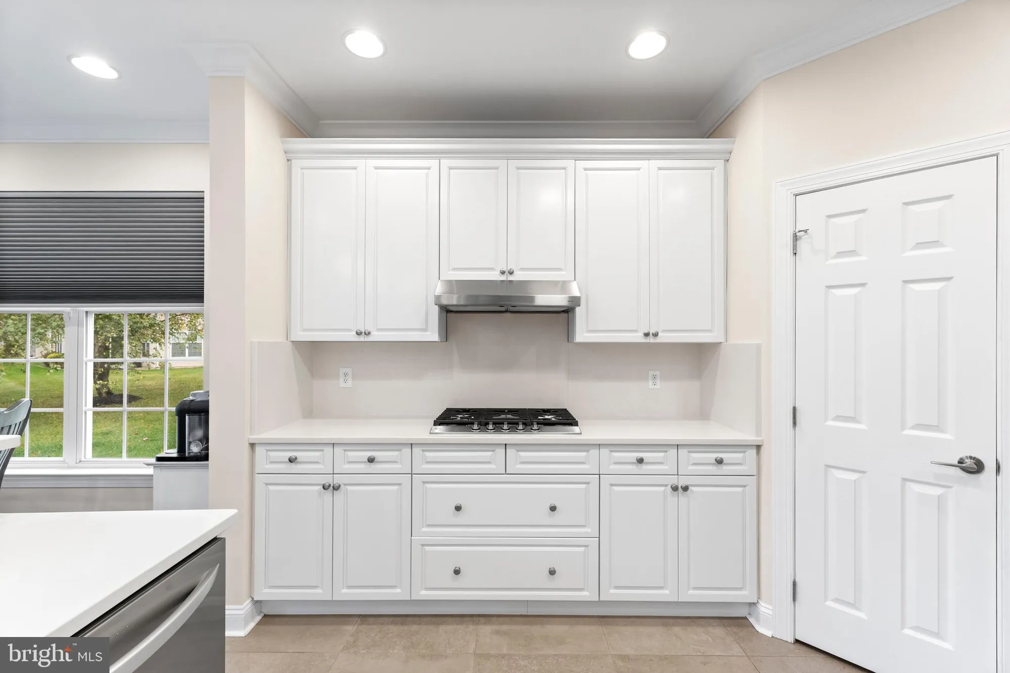 Property Slideshow image 15 of 48 | 23 barton dr, Hightstown, NJ, 08520