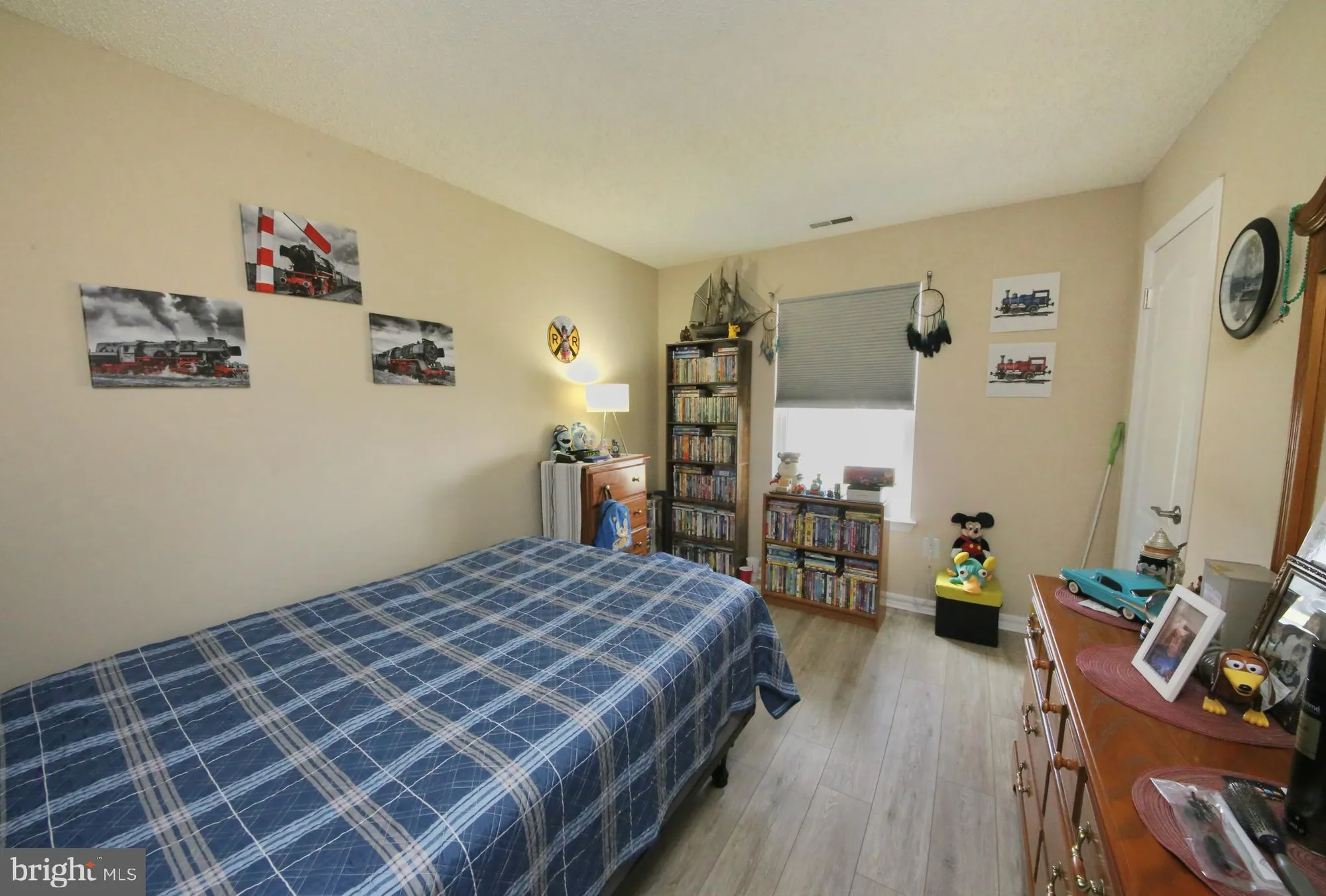 Property Slideshow image 21 of 27 | 617 saint vincent ct, Williamstown, NJ, 08094