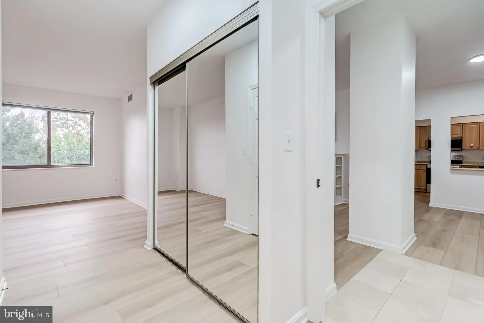 Property Slideshow image 22 of 42 | 19355 cypress ridge ter 114, Leesburg, VA, 20176