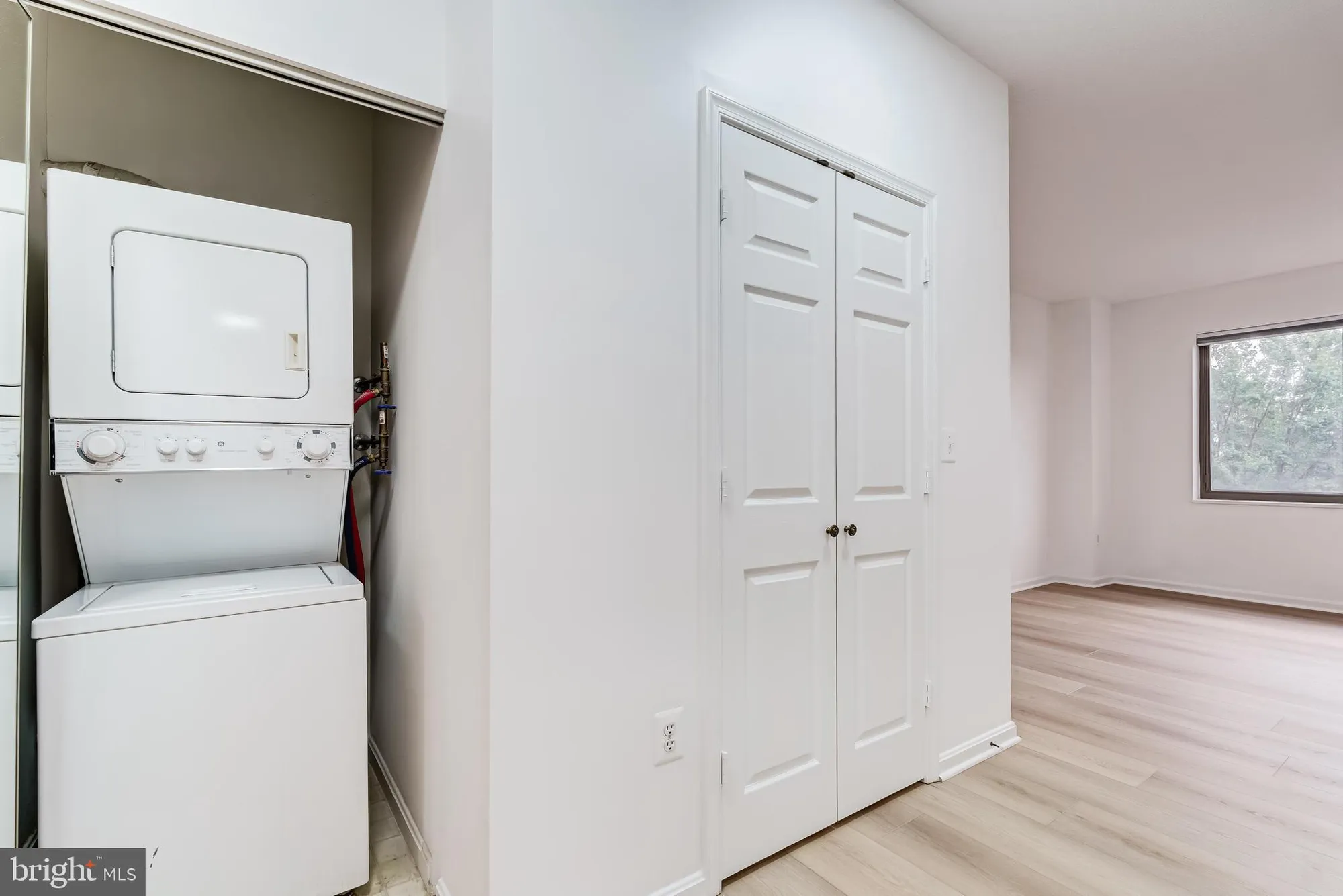 Property Slideshow image 25 of 42 | 19355 cypress ridge ter 114, Leesburg, VA, 20176