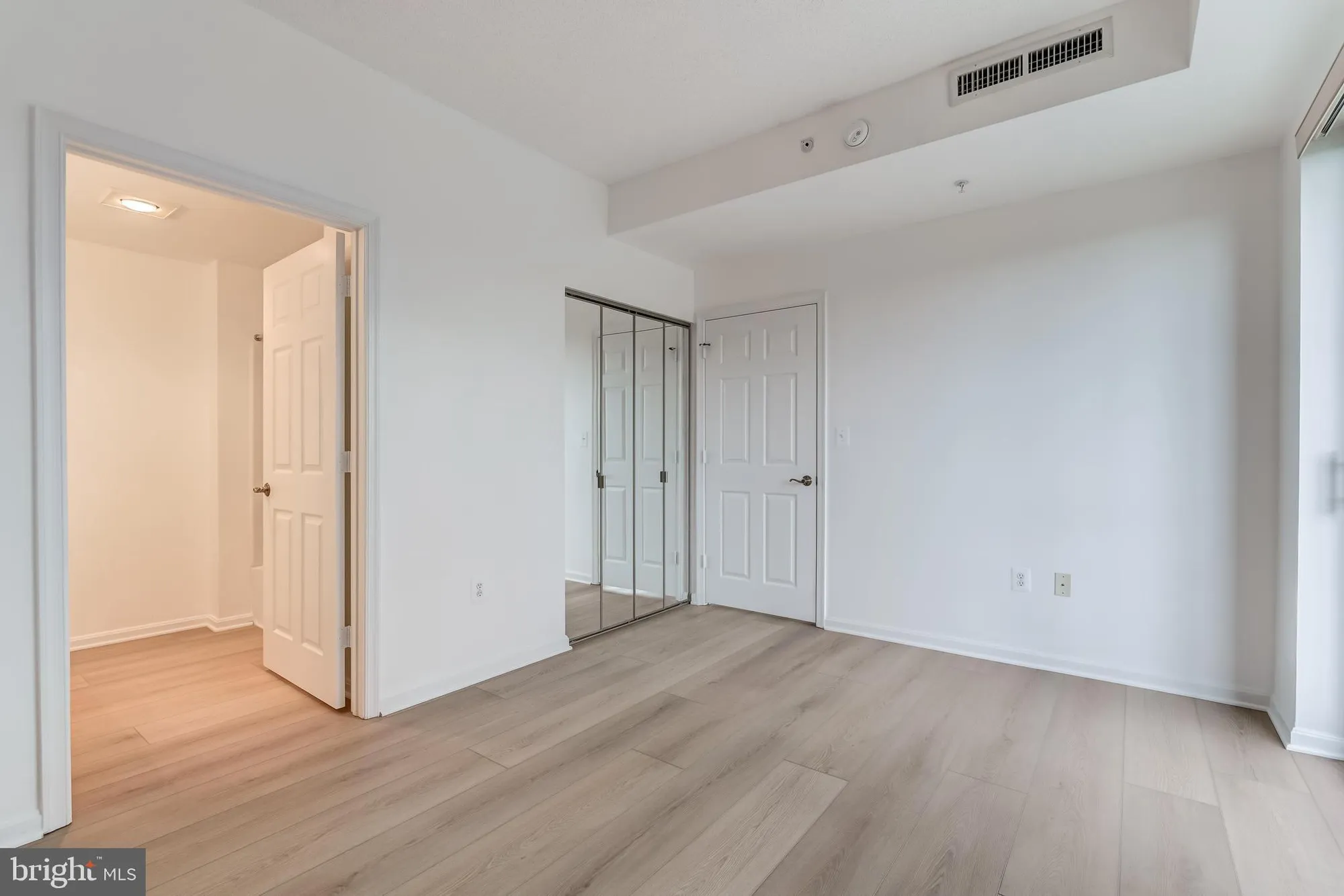 Property Slideshow image 23 of 42 | 19355 cypress ridge ter 114, Leesburg, VA, 20176