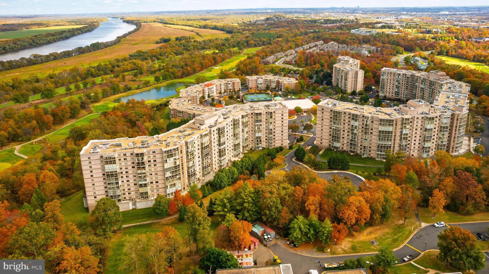 Property Slideshow image 1 of 42 | 19355 cypress ridge ter 114, Leesburg, VA, 20176