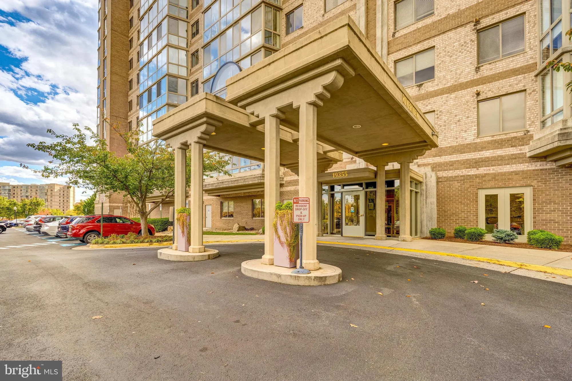 Property Slideshow image 31 of 42 | 19355 cypress ridge ter 114, Leesburg, VA, 20176