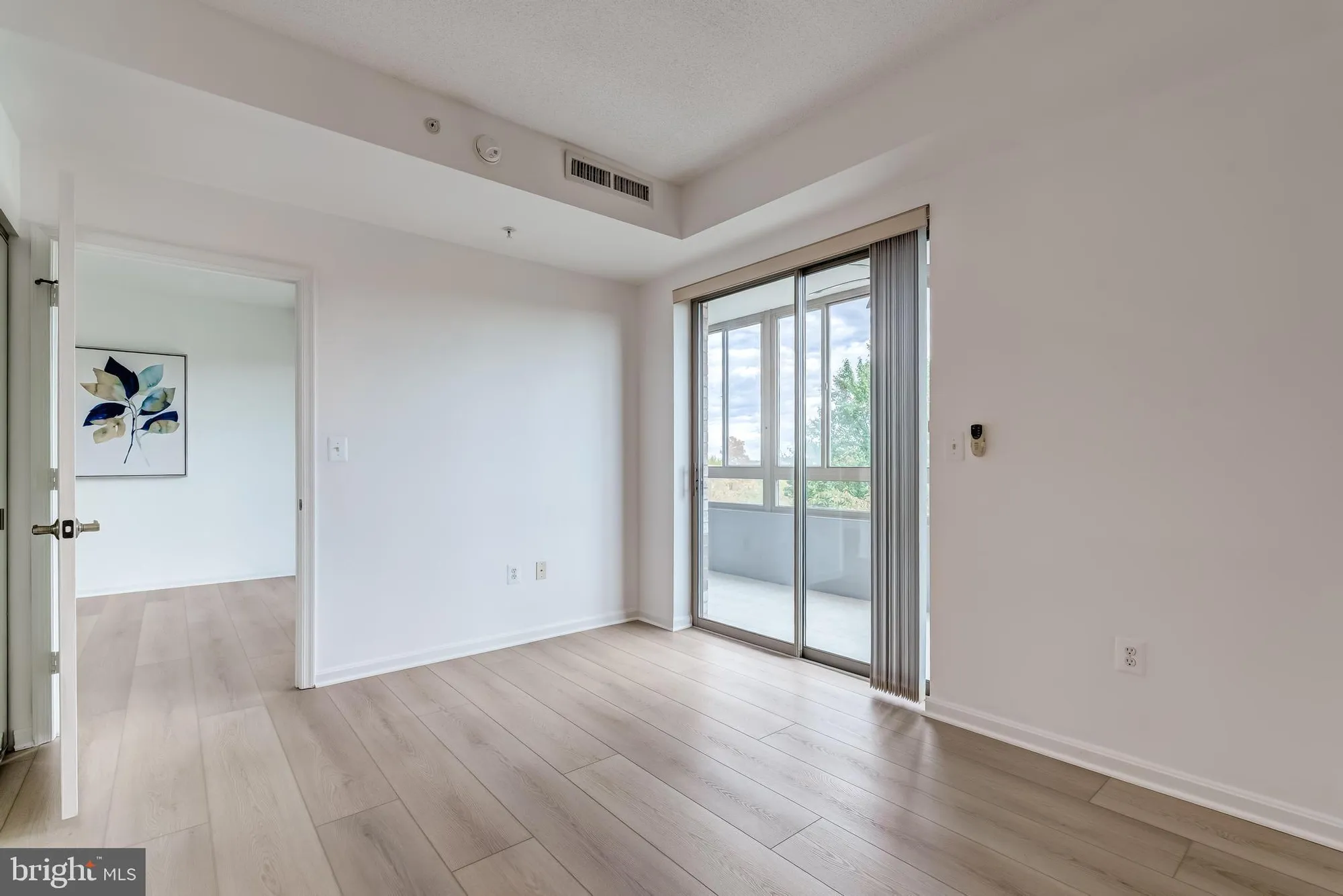 Property Slideshow image 11 of 42 | 19355 cypress ridge ter 114, Leesburg, VA, 20176