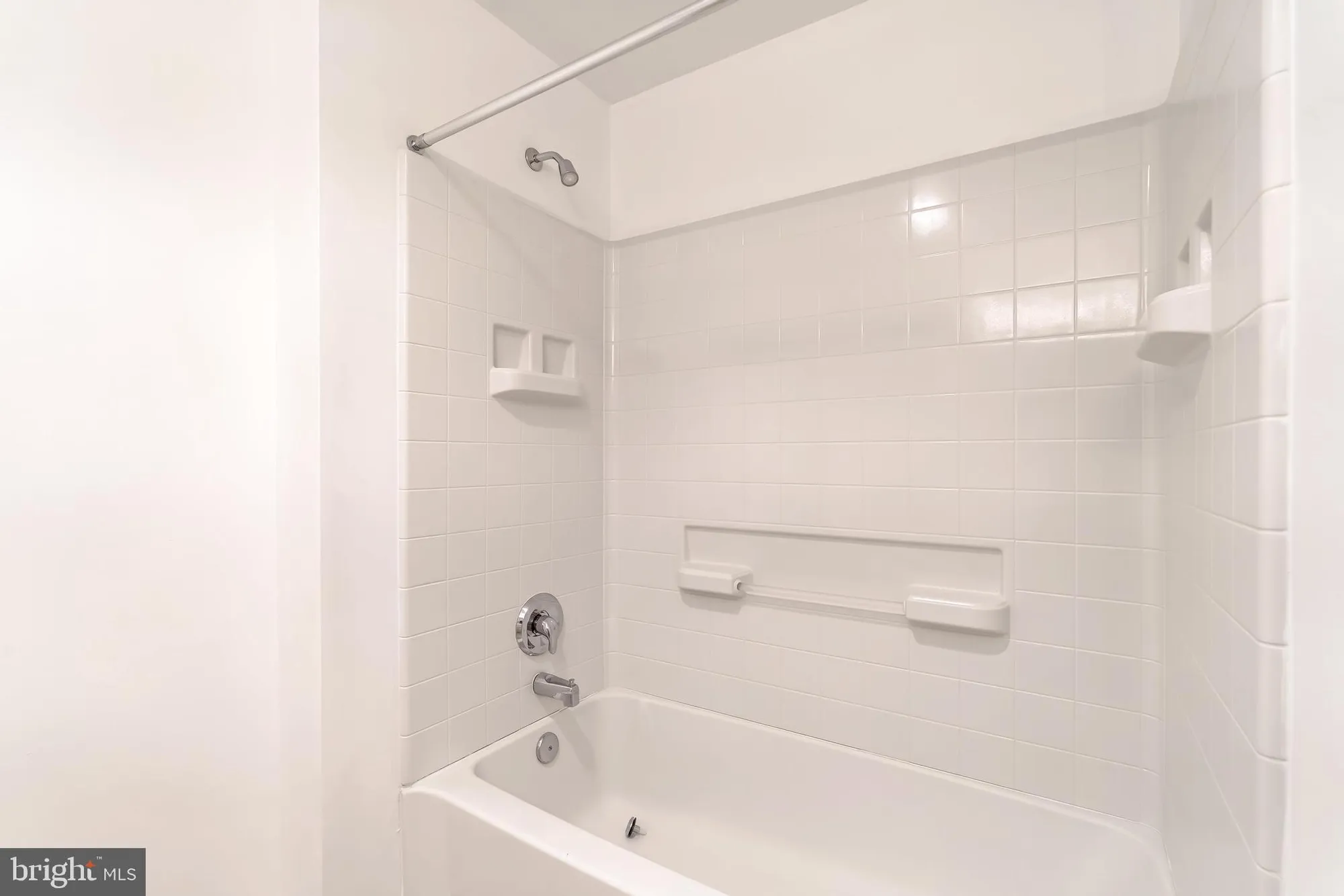 Property Slideshow image 26 of 42 | 19355 cypress ridge ter 114, Leesburg, VA, 20176