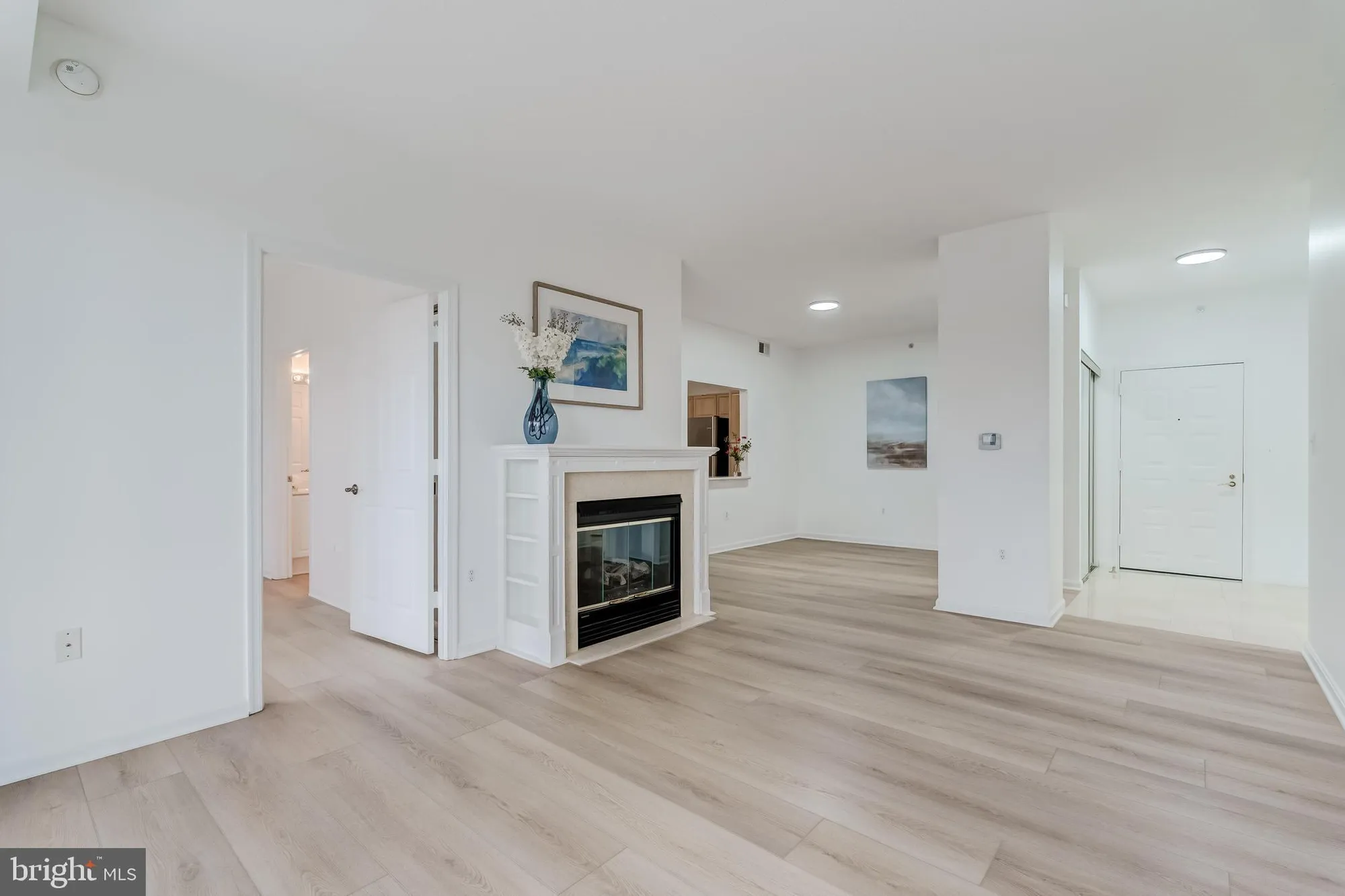 Property Slideshow image 9 of 42 | 19355 cypress ridge ter 114, Leesburg, VA, 20176