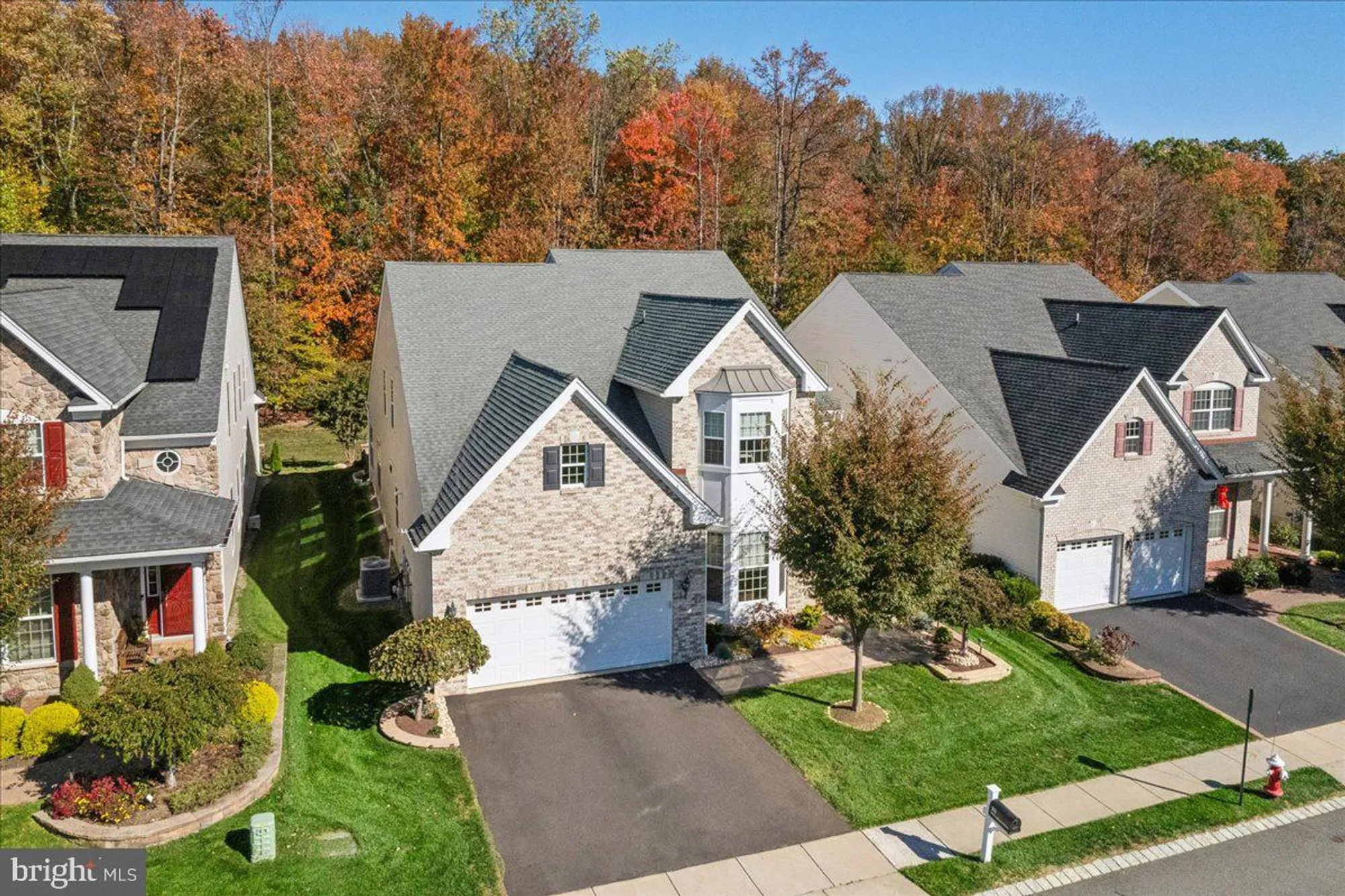 Property Slideshow image 6 of 13 | 20 bellingham dr, Kendall Park, NJ, 08824