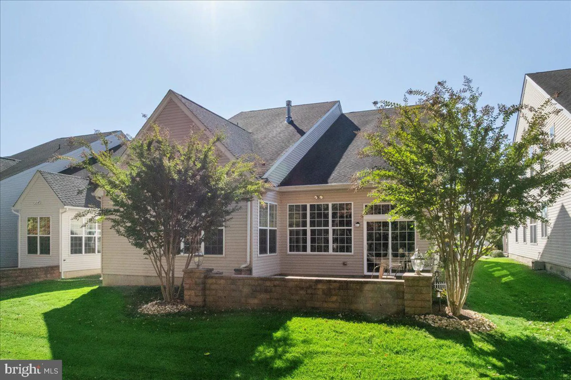 Property Slideshow image 7 of 13 | 20 bellingham dr, Kendall Park, NJ, 08824
