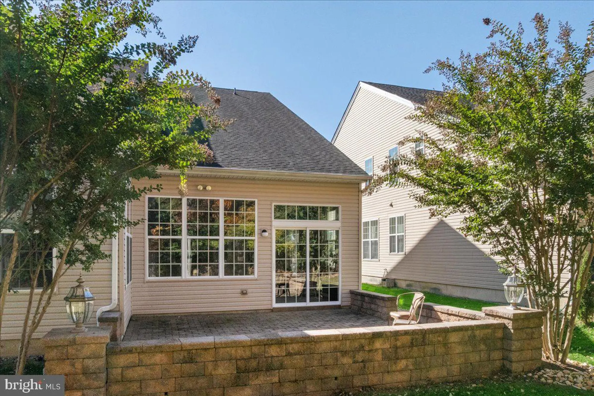 Property Slideshow image 9 of 13 | 20 bellingham dr, Kendall Park, NJ, 08824