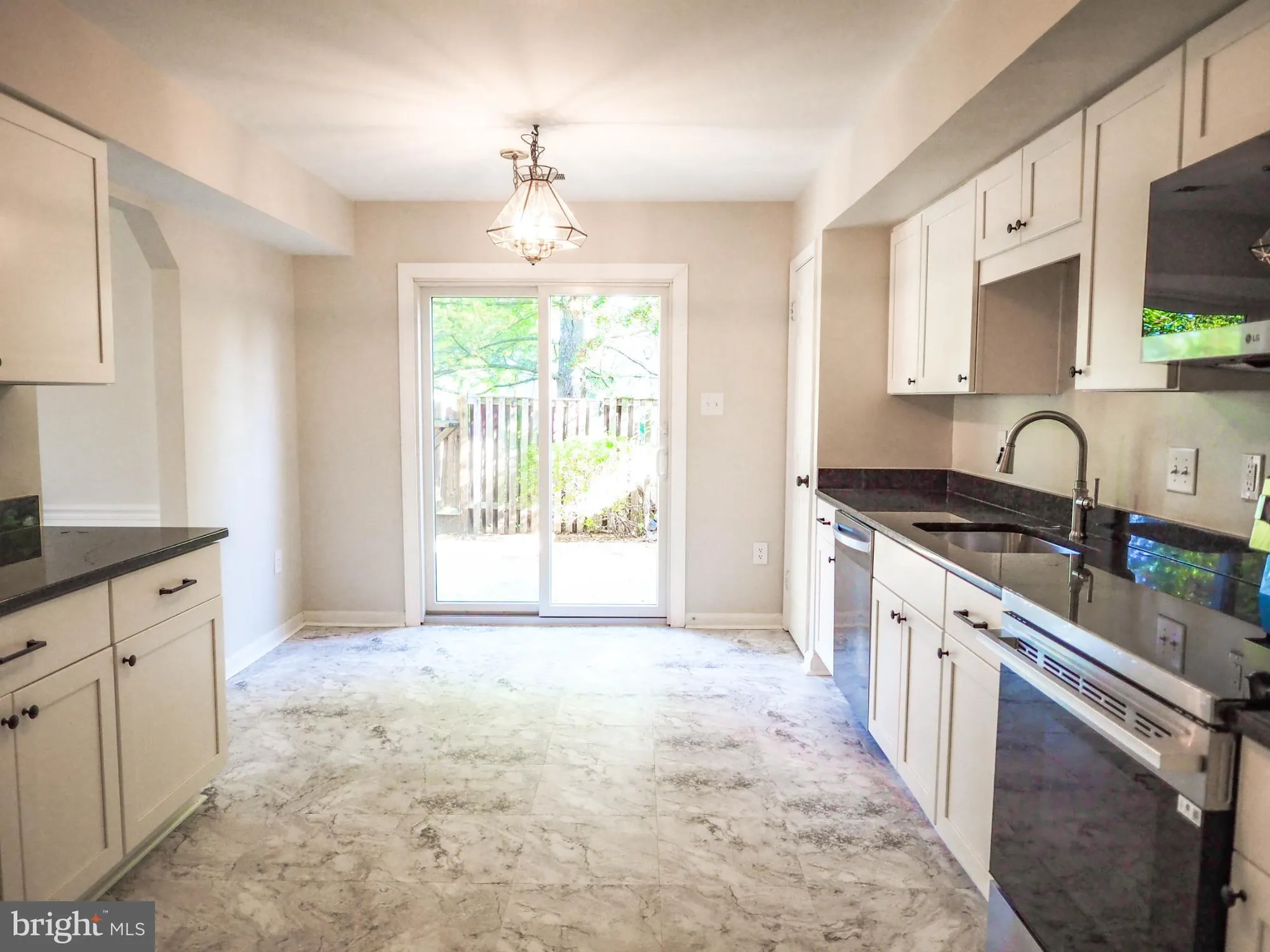 Property Slideshow image 14 of 34 | 916 sextant way, Annapolis, MD, 21401