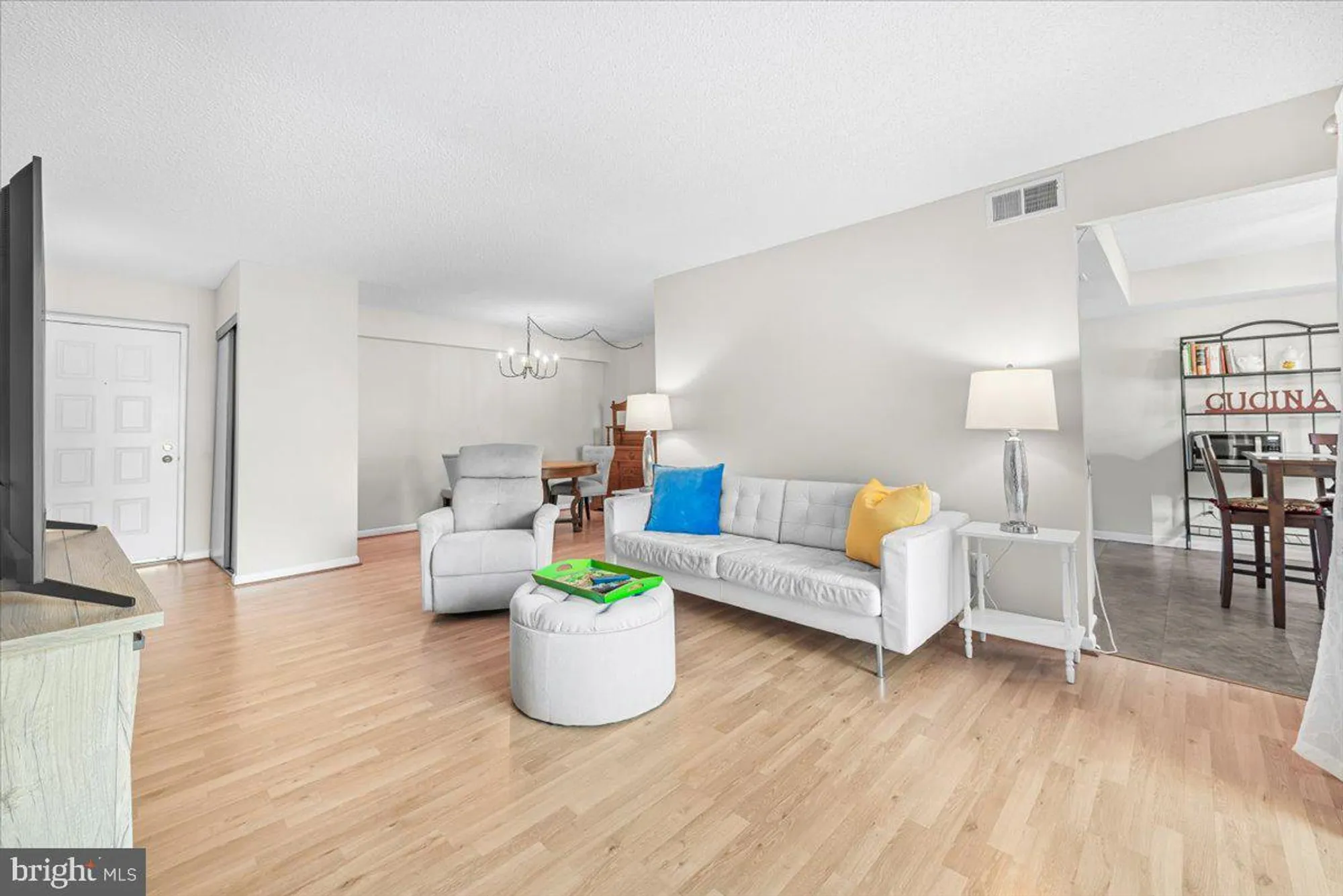 Property Slideshow image 3 of 37 | 15201 elkridge way 93-1f, Silver Spring, MD, 20906
