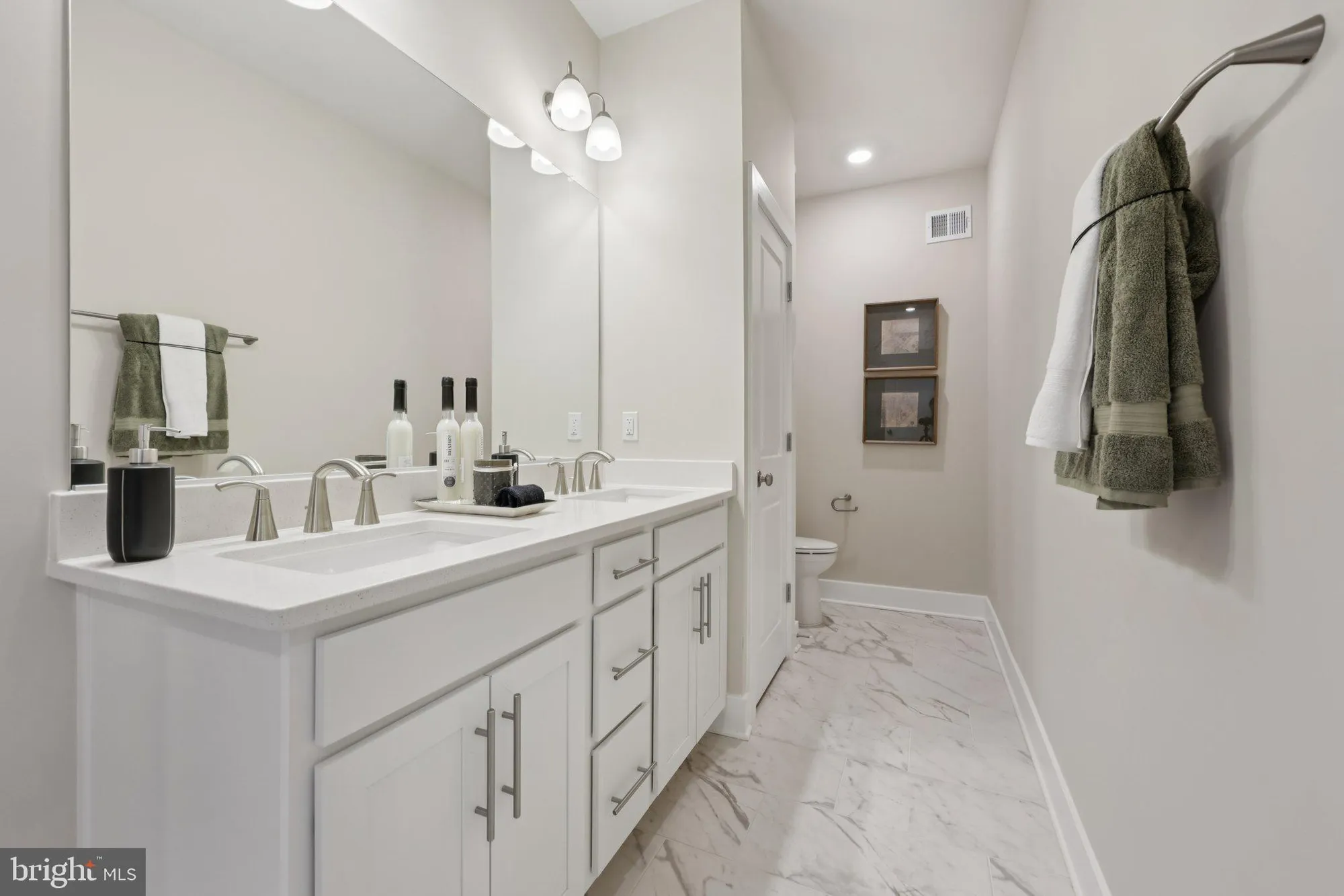 Property Slideshow image 20 of 45 | 113 trellis view ln, Winchester, VA, 22602