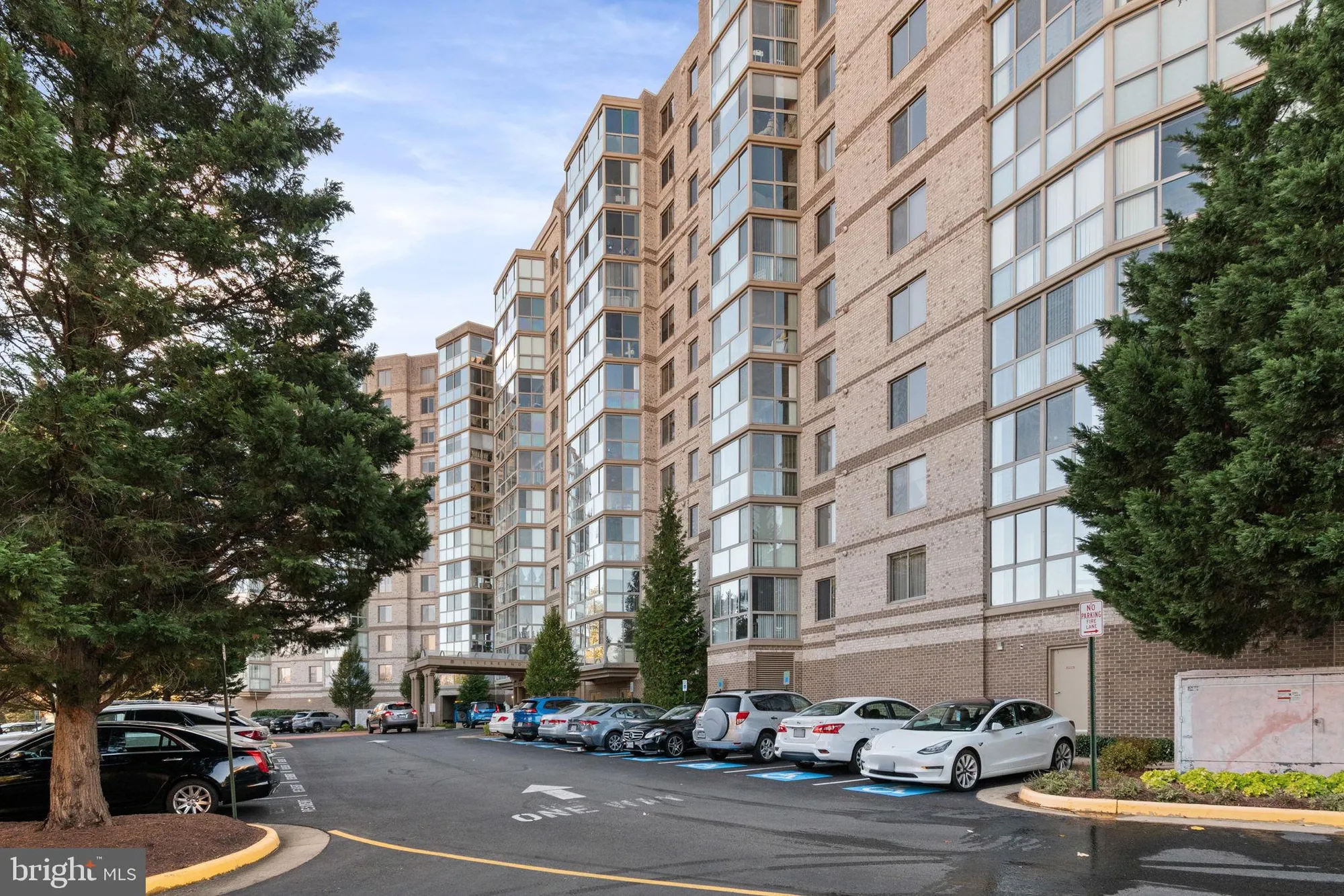 Property Slideshow image 5 of 46 | 19385 cypress ridge ter unit 415, Leesburg, VA, 20176