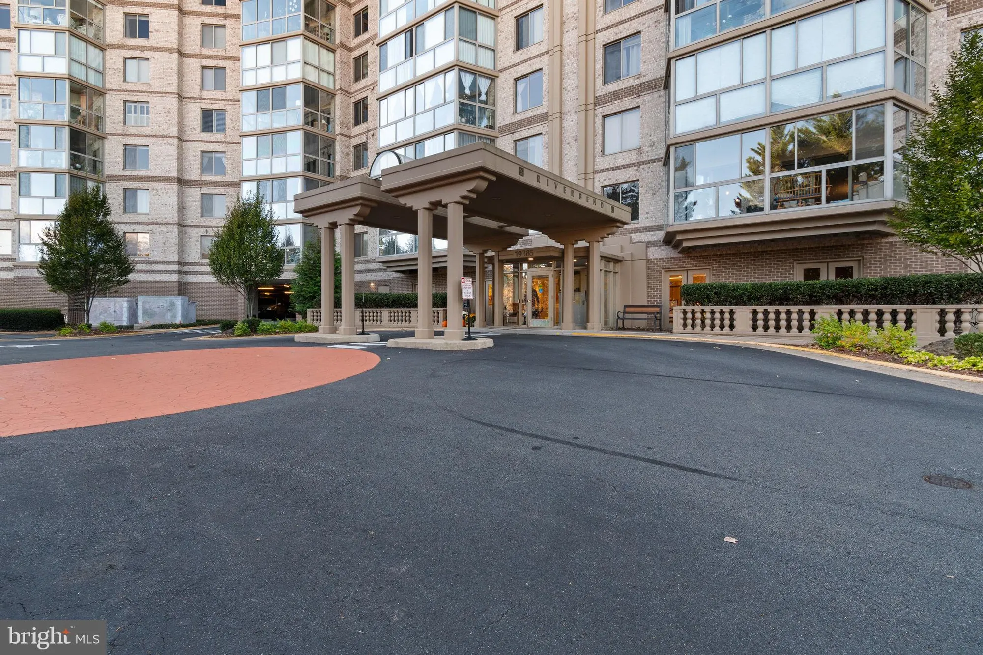 Property Slideshow image 3 of 46 | 19385 cypress ridge ter unit 415, Leesburg, VA, 20176