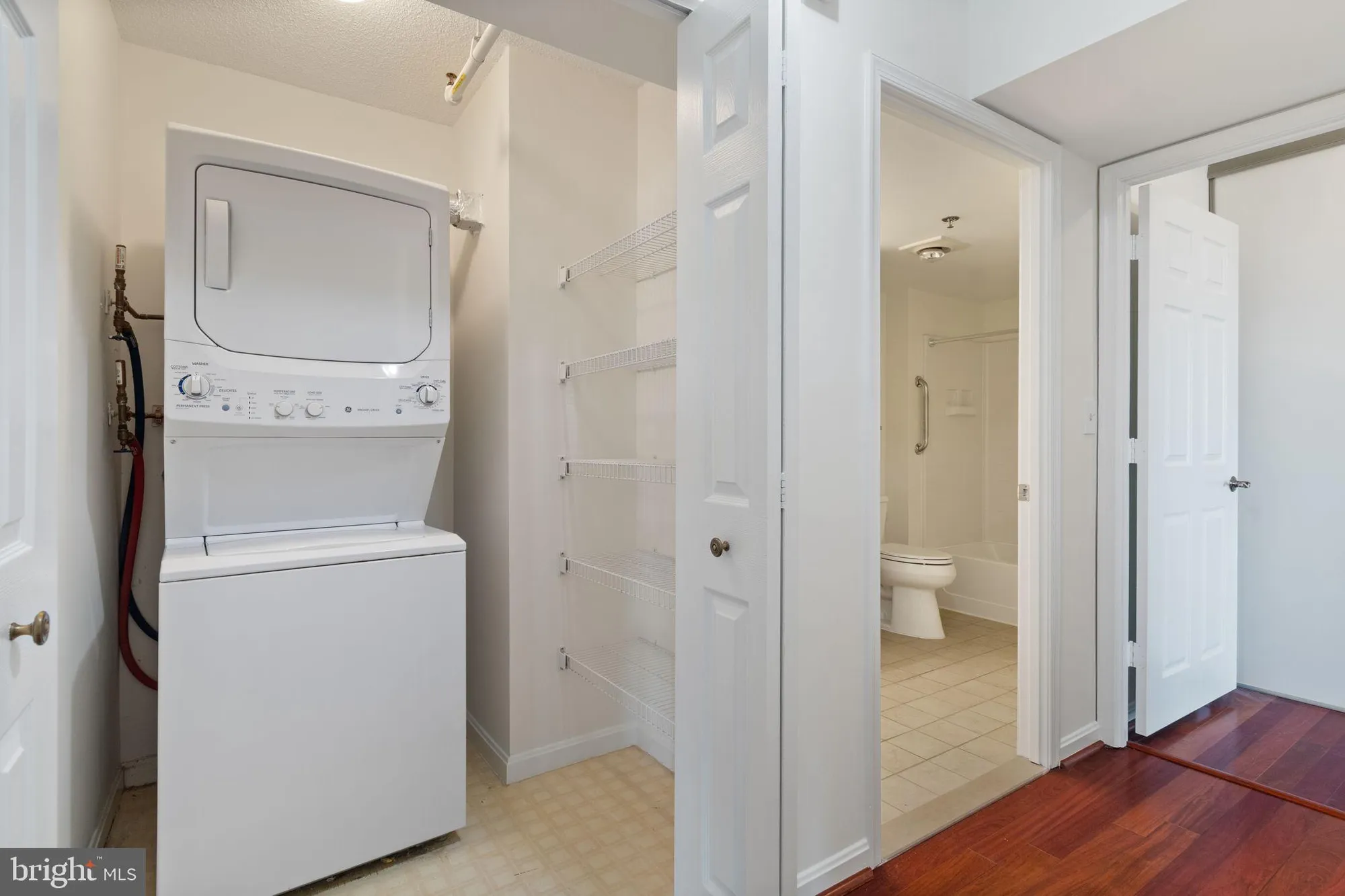 Property Slideshow image 20 of 46 | 19385 cypress ridge ter unit 415, Leesburg, VA, 20176