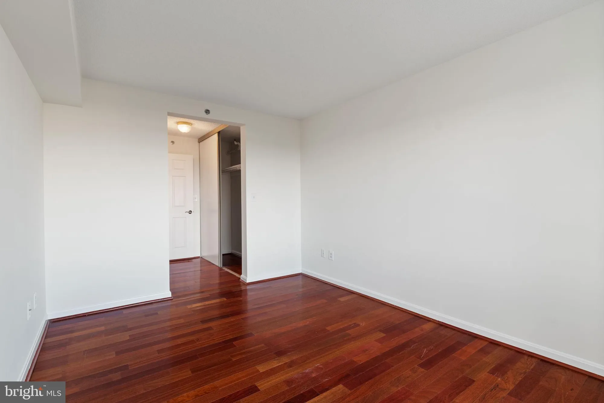 Property Slideshow image 24 of 46 | 19385 cypress ridge ter unit 415, Leesburg, VA, 20176