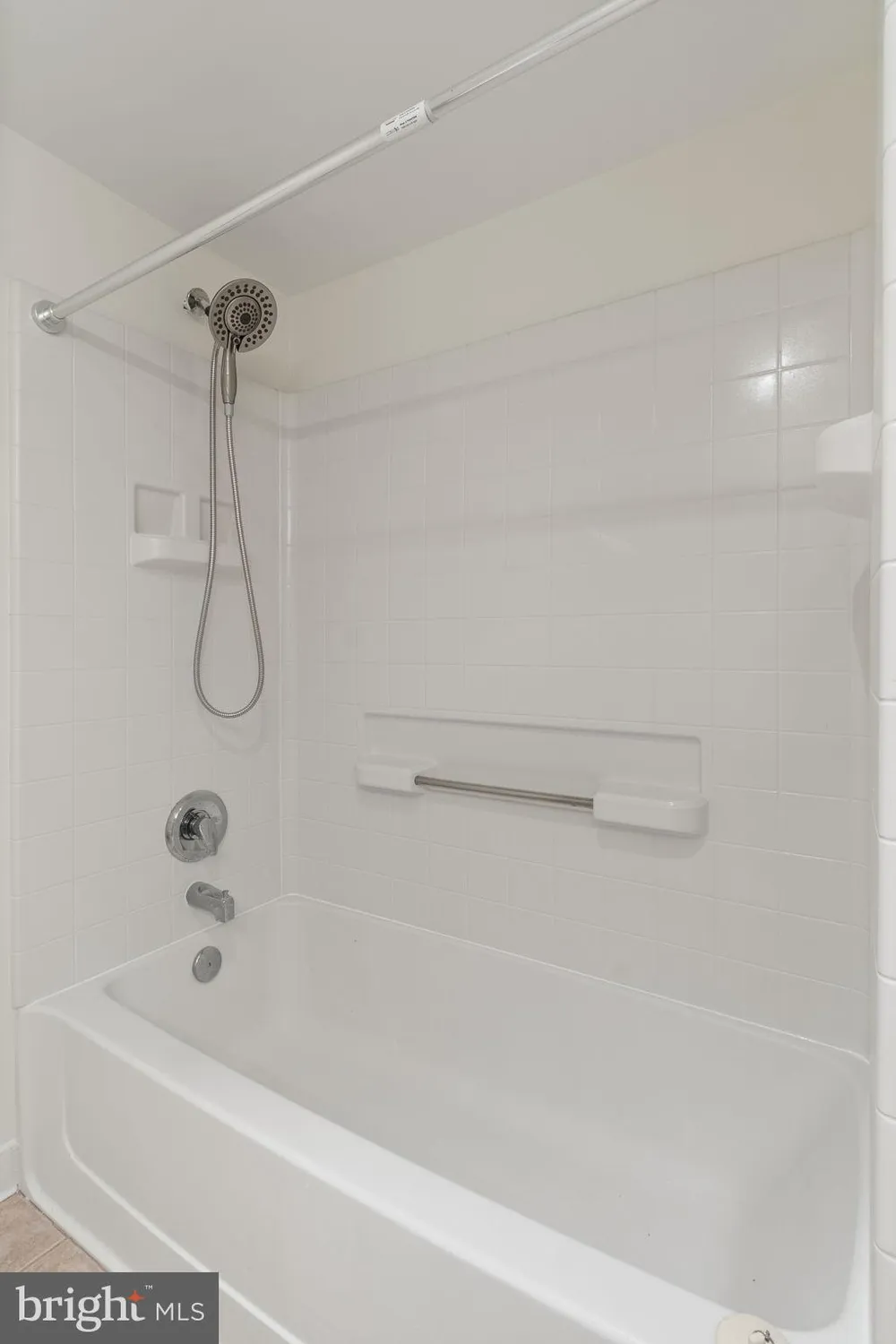 Property Slideshow image 32 of 46 | 19385 cypress ridge ter unit 415, Leesburg, VA, 20176