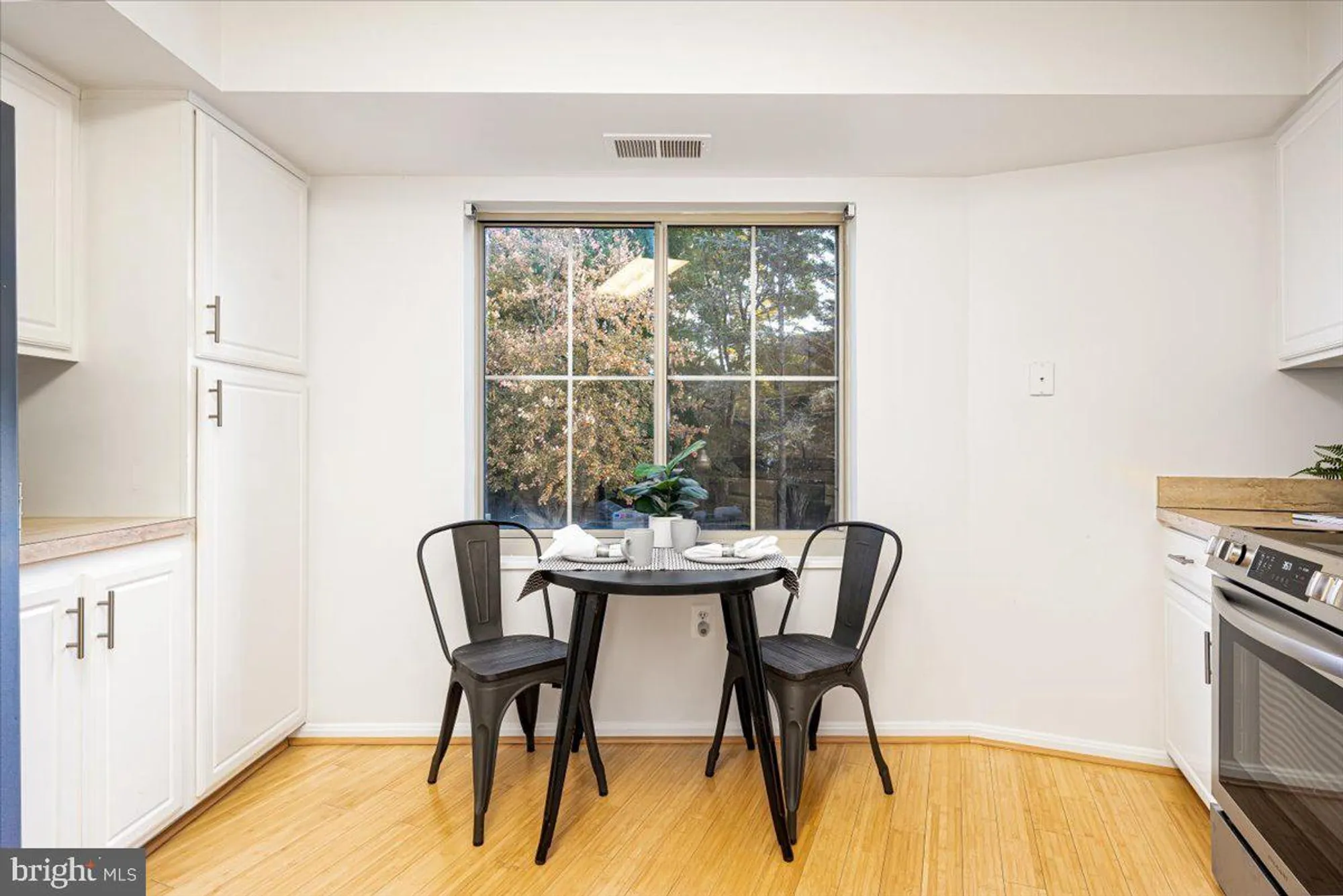 Property Slideshow image 14 of 47 | 14805 pennfield cir apt 201, Silver Spring, MD, 20906