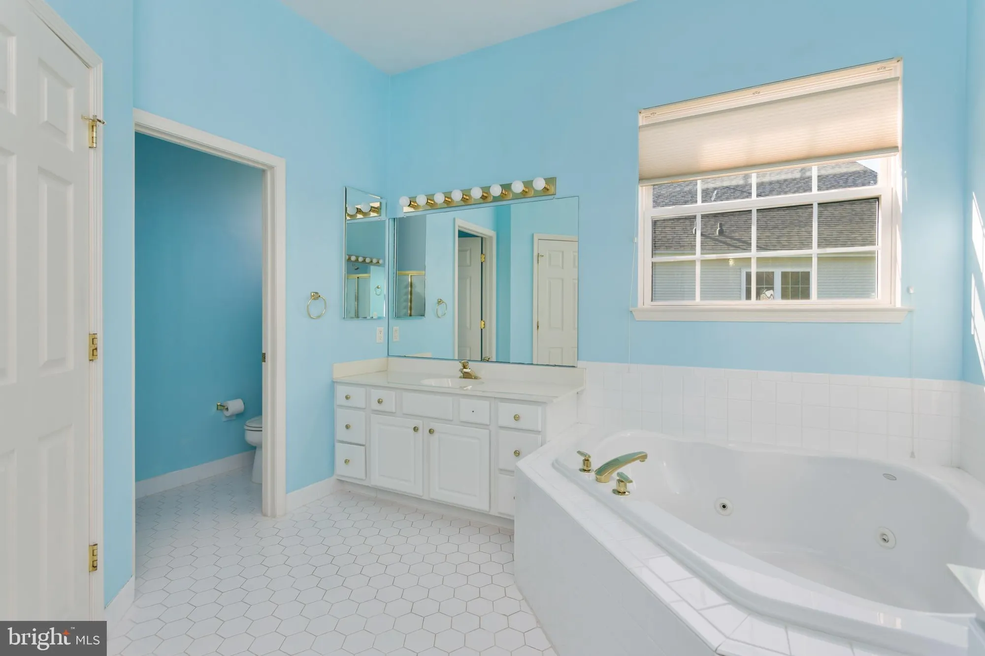 Property Slideshow image 21 of 33 | 33 bunker hill dr, Allentown, NJ, 08501