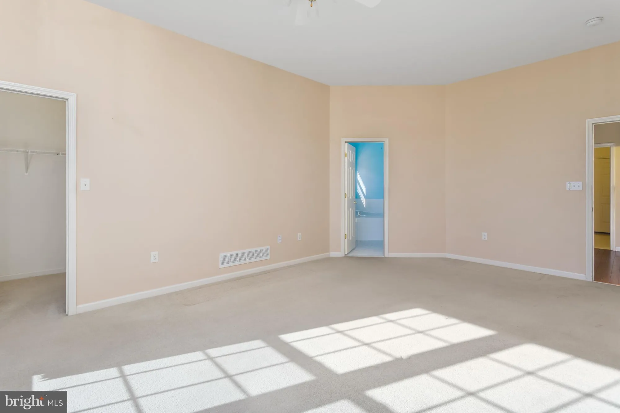Property Slideshow image 18 of 33 | 33 bunker hill dr, Allentown, NJ, 08501