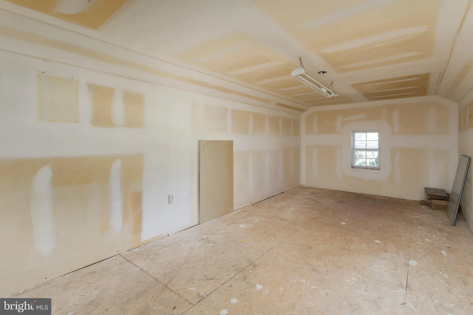 Property Slideshow image 29 of 33 | 33 bunker hill dr, Allentown, NJ, 08501