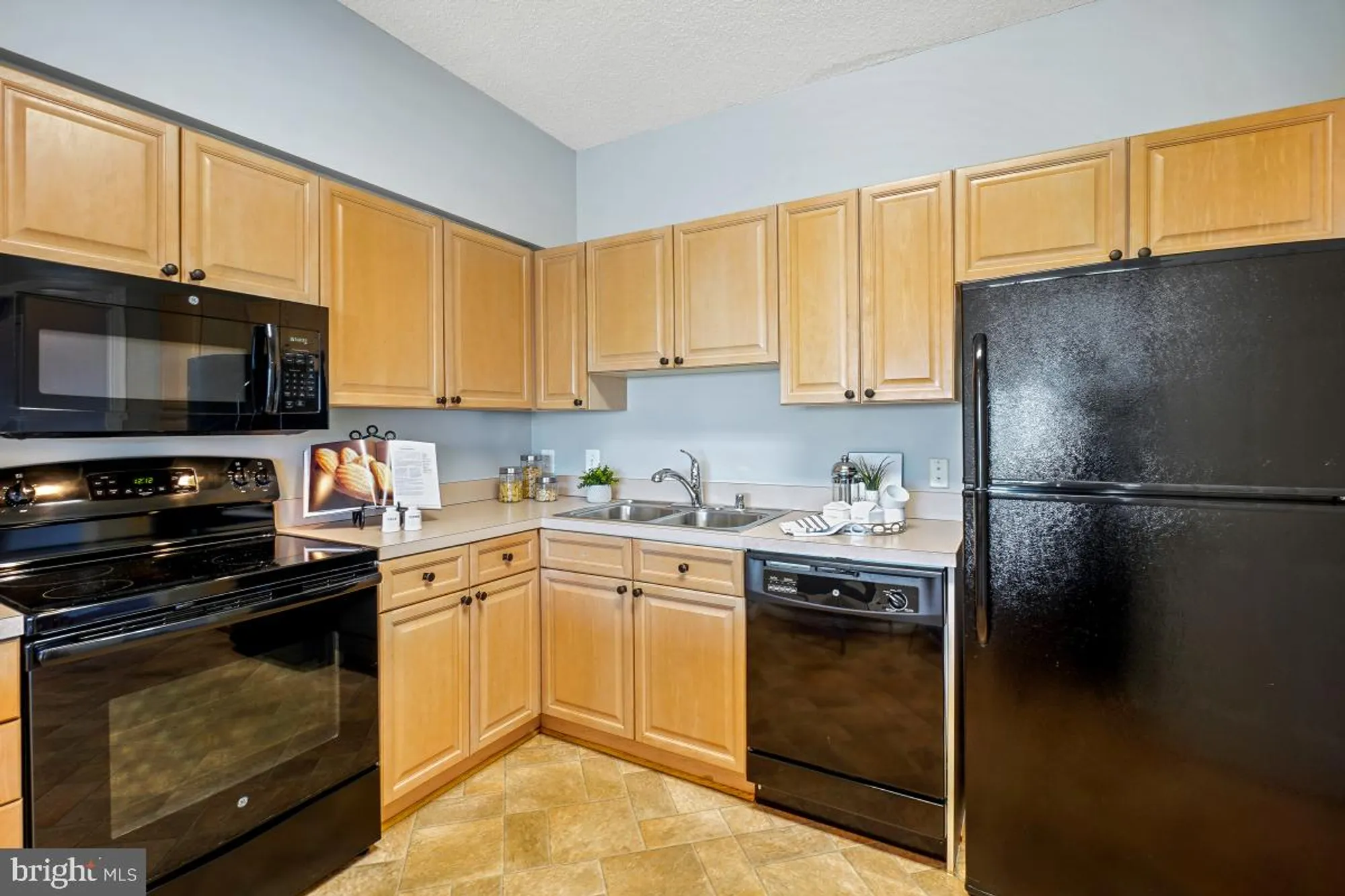 Property Slideshow image 8 of 30 | 3005 s leisure world blvd apt 624, Silver Spring, MD, 20906