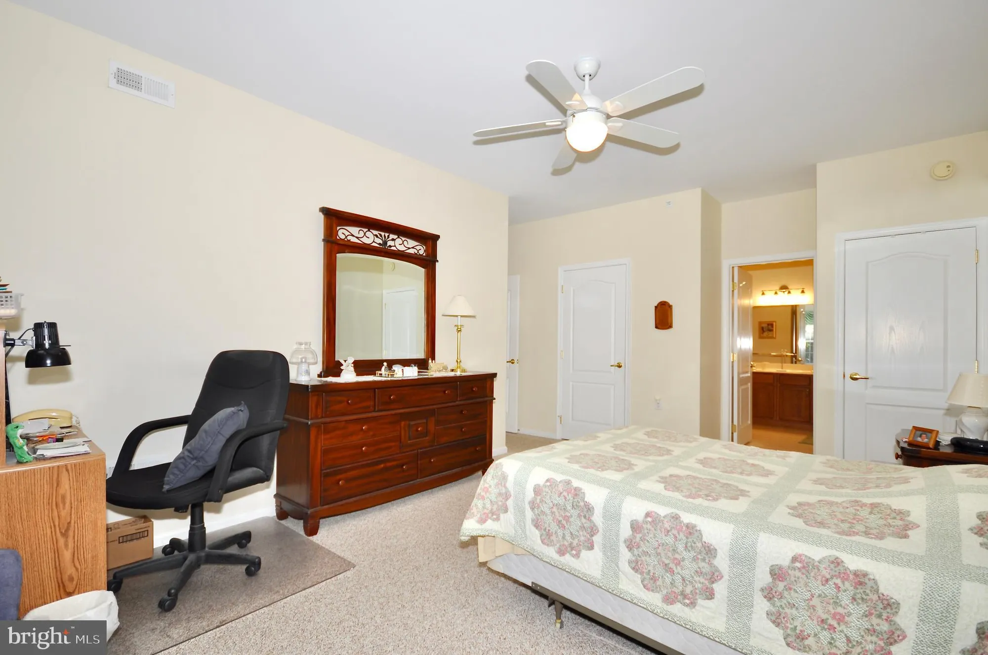 Property Slideshow image 18 of 30 | 753 s settlers cir, Warrington, PA, 18976