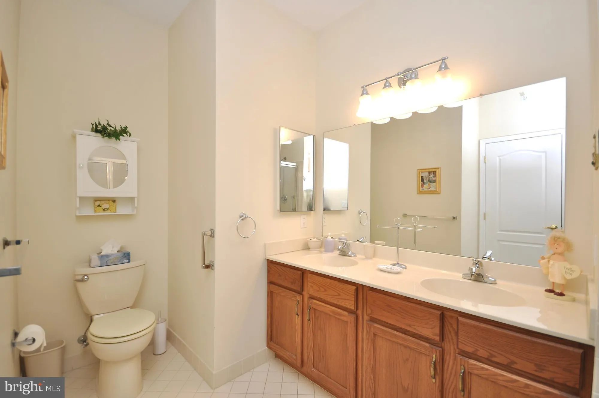 Property Slideshow image 20 of 30 | 753 s settlers cir, Warrington, PA, 18976