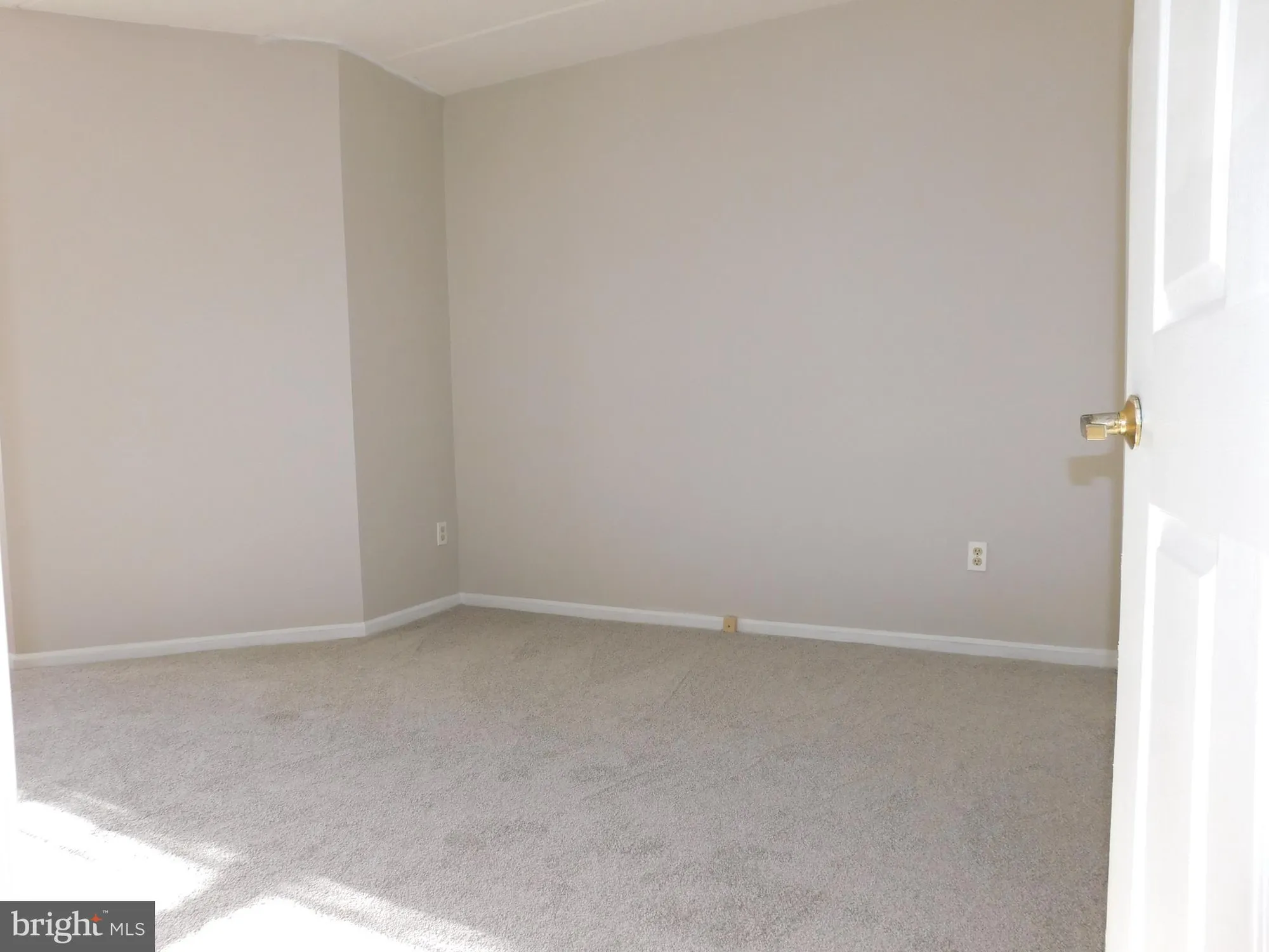 Property Slideshow image 9 of 16 | 4108 centennial sta 410, Warminster, PA, 18974