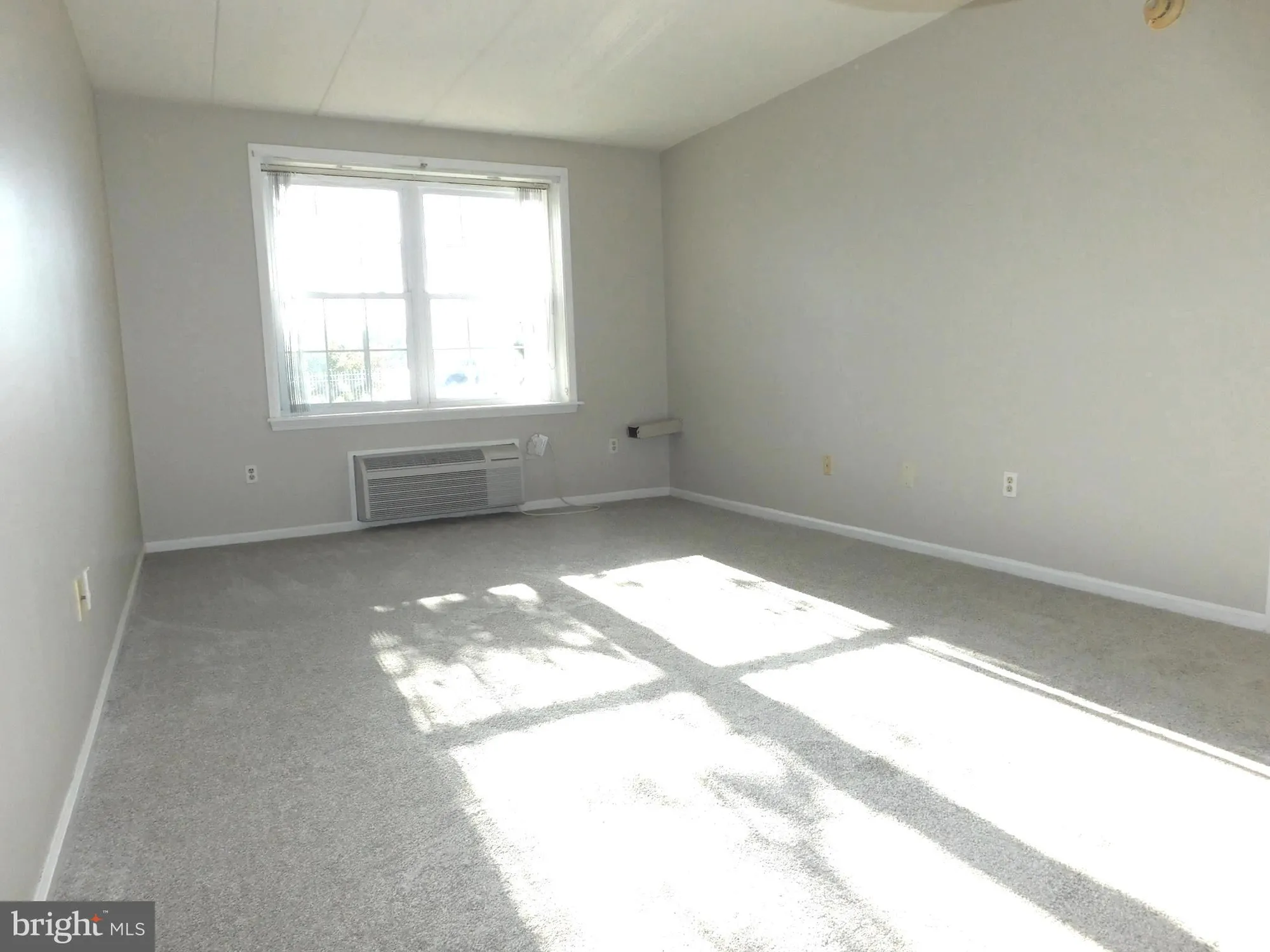 Property Slideshow image 8 of 16 | 4108 centennial sta 410, Warminster, PA, 18974