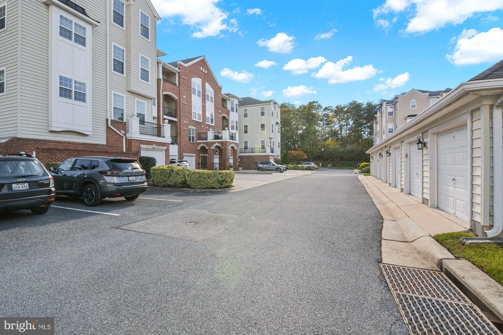 Property Slideshow image 3 of 35 | 8615 wandering fox trl 406, Odenton, MD, 21113