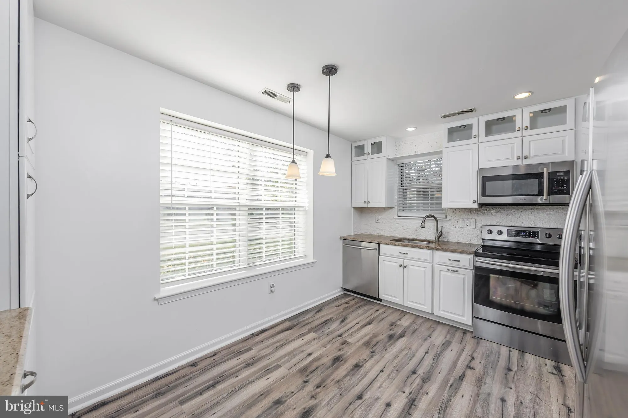 Property Slideshow image 4 of 23 | 8 niland ln, Deptford, NJ, 08096