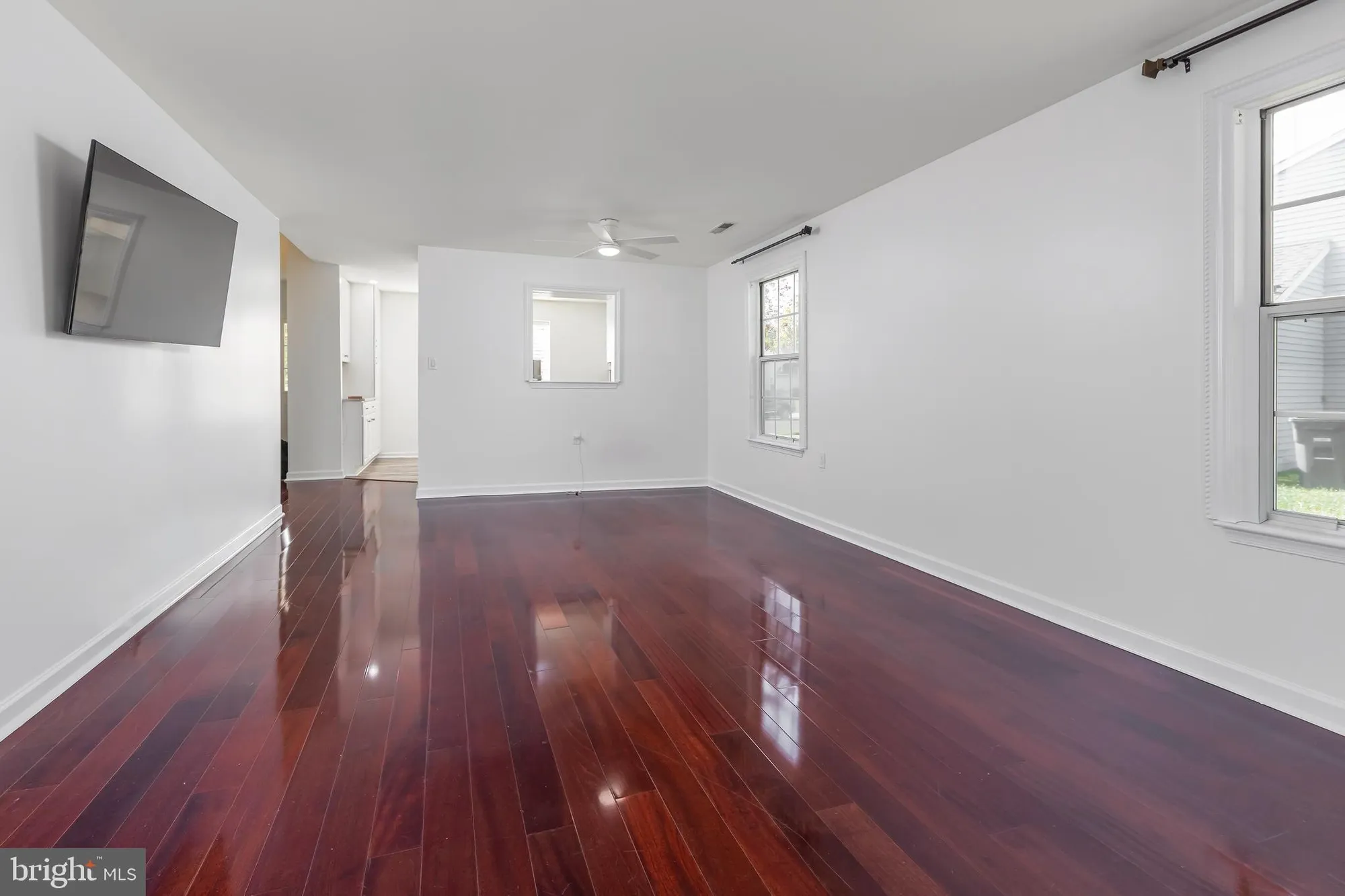 Property Slideshow image 6 of 23 | 8 niland ln, Deptford, NJ, 08096