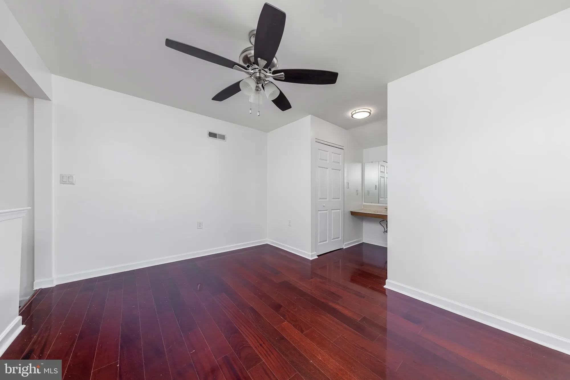 Property Slideshow image 9 of 23 | 8 niland ln, Deptford, NJ, 08096