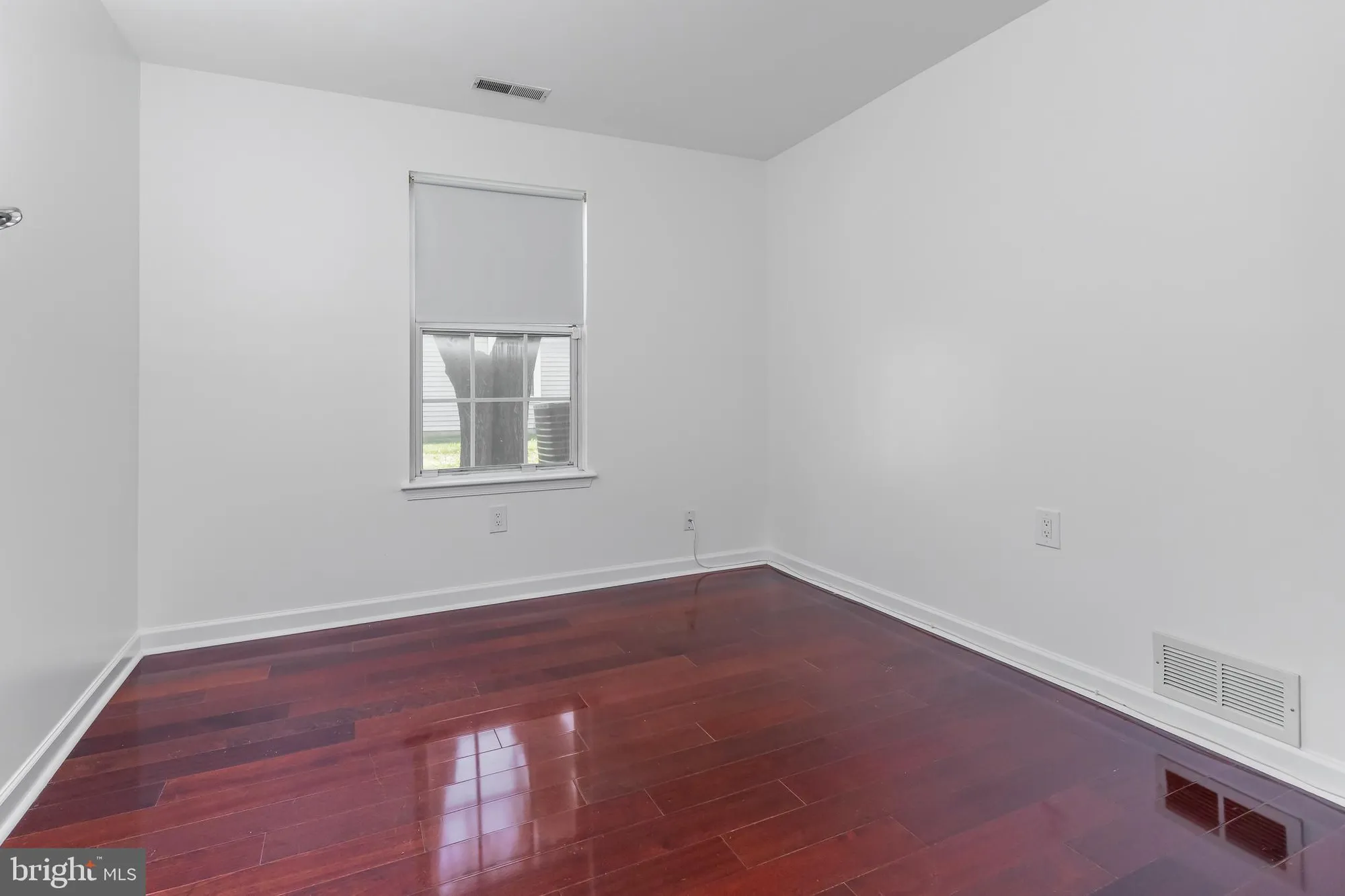 Property Slideshow image 11 of 23 | 8 niland ln, Deptford, NJ, 08096