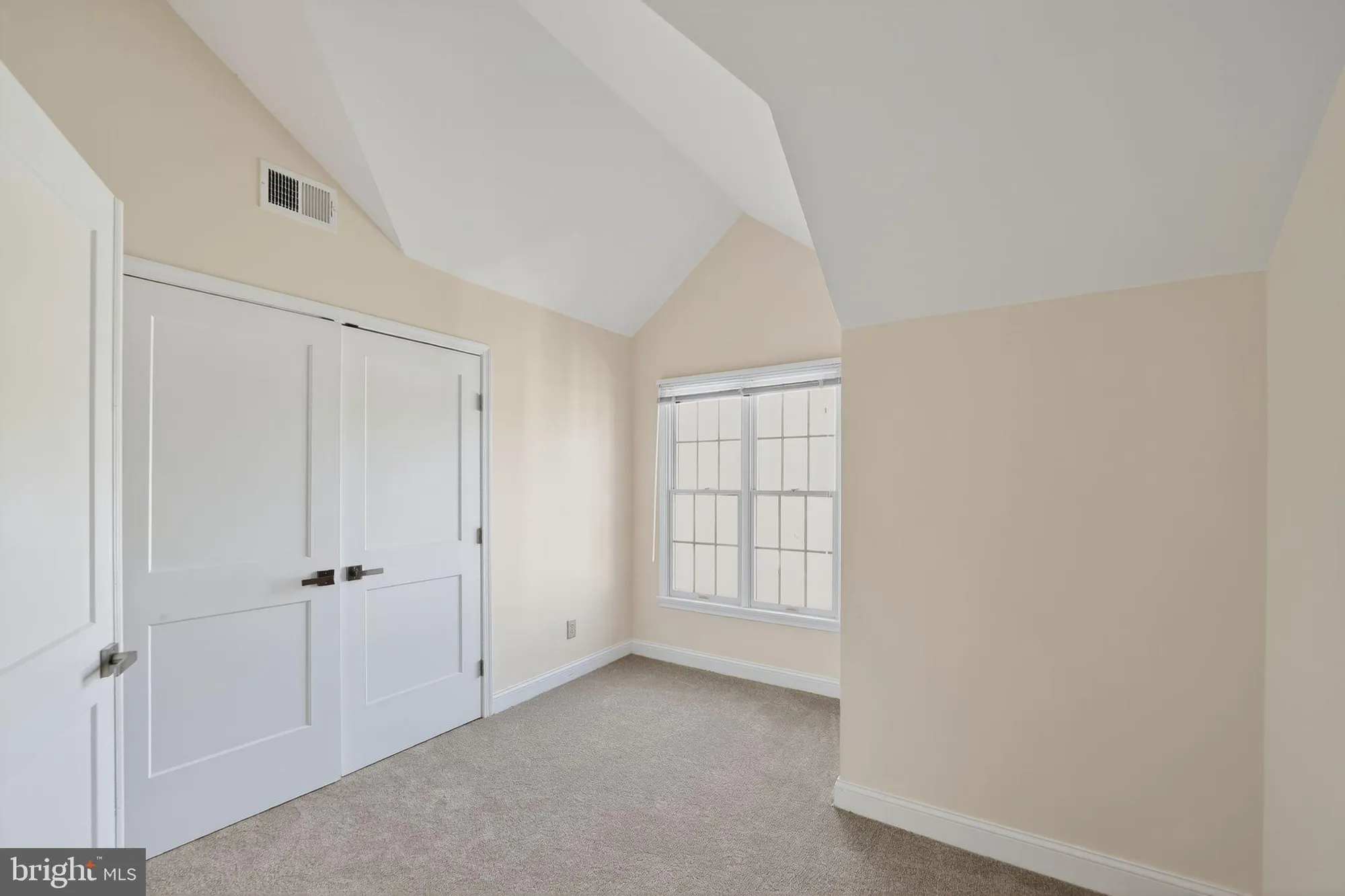 Property Slideshow image 24 of 31 | 6 conifer ct, Princeton, NJ, 08540