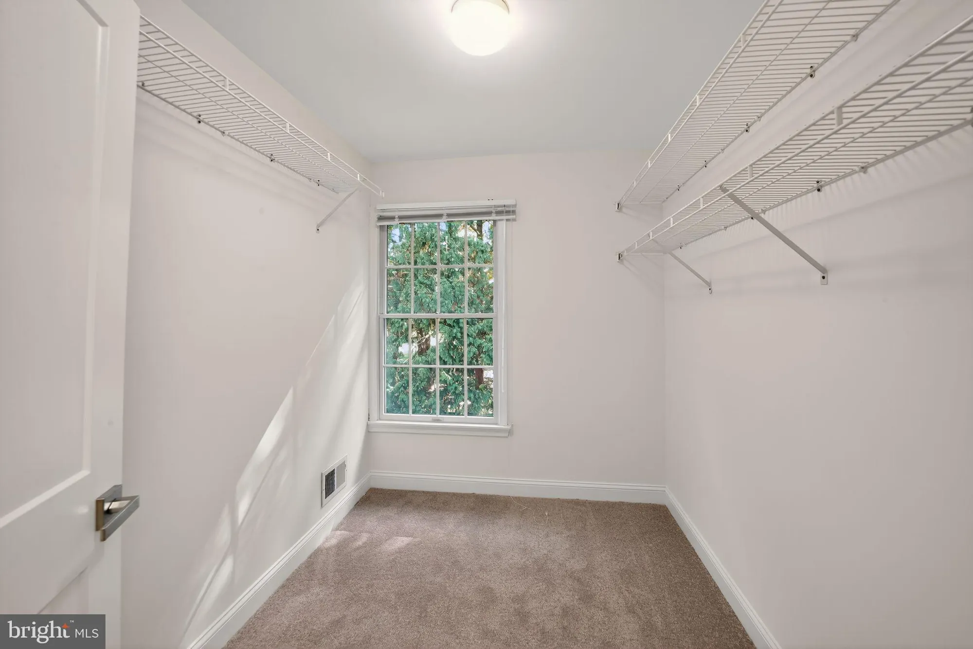 Property Slideshow image 22 of 31 | 6 conifer ct, Princeton, NJ, 08540