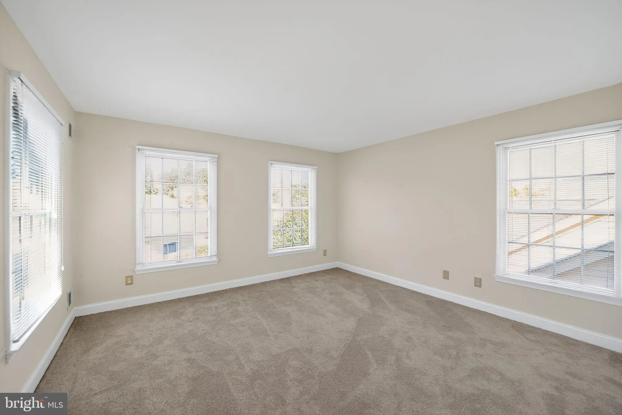 Property Slideshow image 28 of 31 | 6 conifer ct, Princeton, NJ, 08540