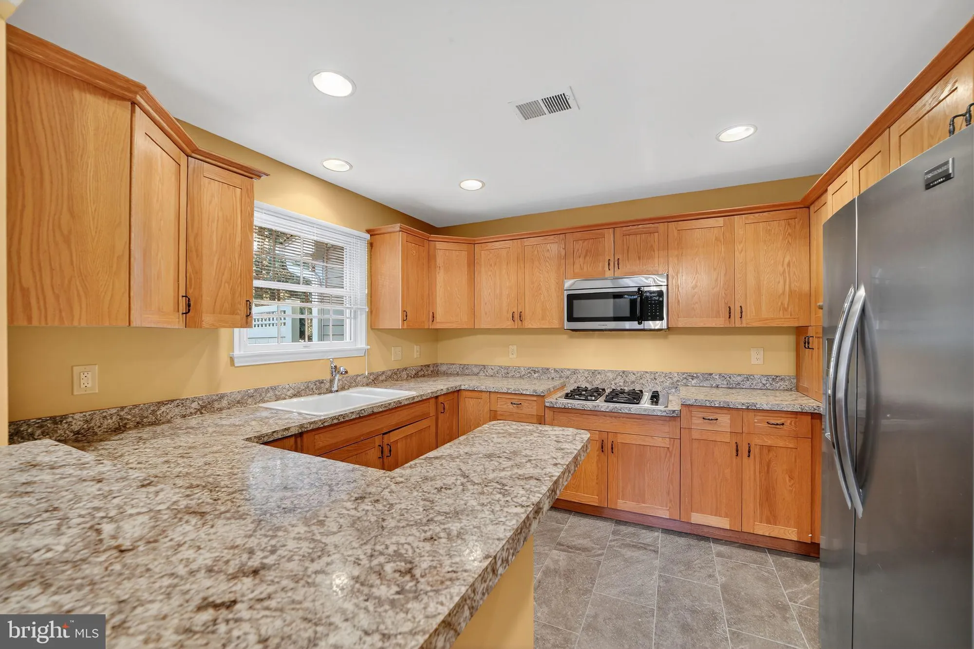 Property Slideshow image 15 of 31 | 6 conifer ct, Princeton, NJ, 08540